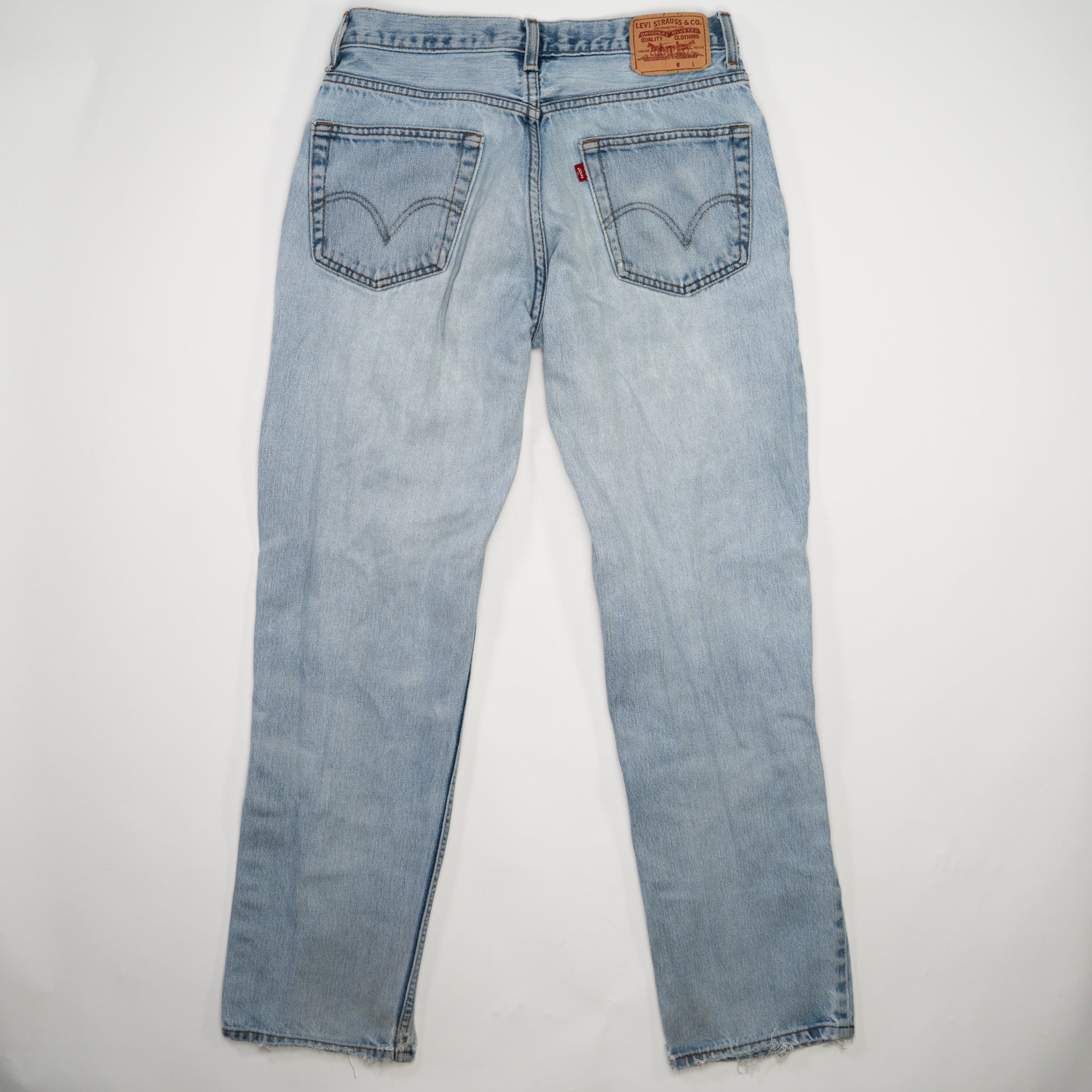 Vintage Light Blue Levi Relax Fit Ripped Jeans (32 x 34) - Image 3