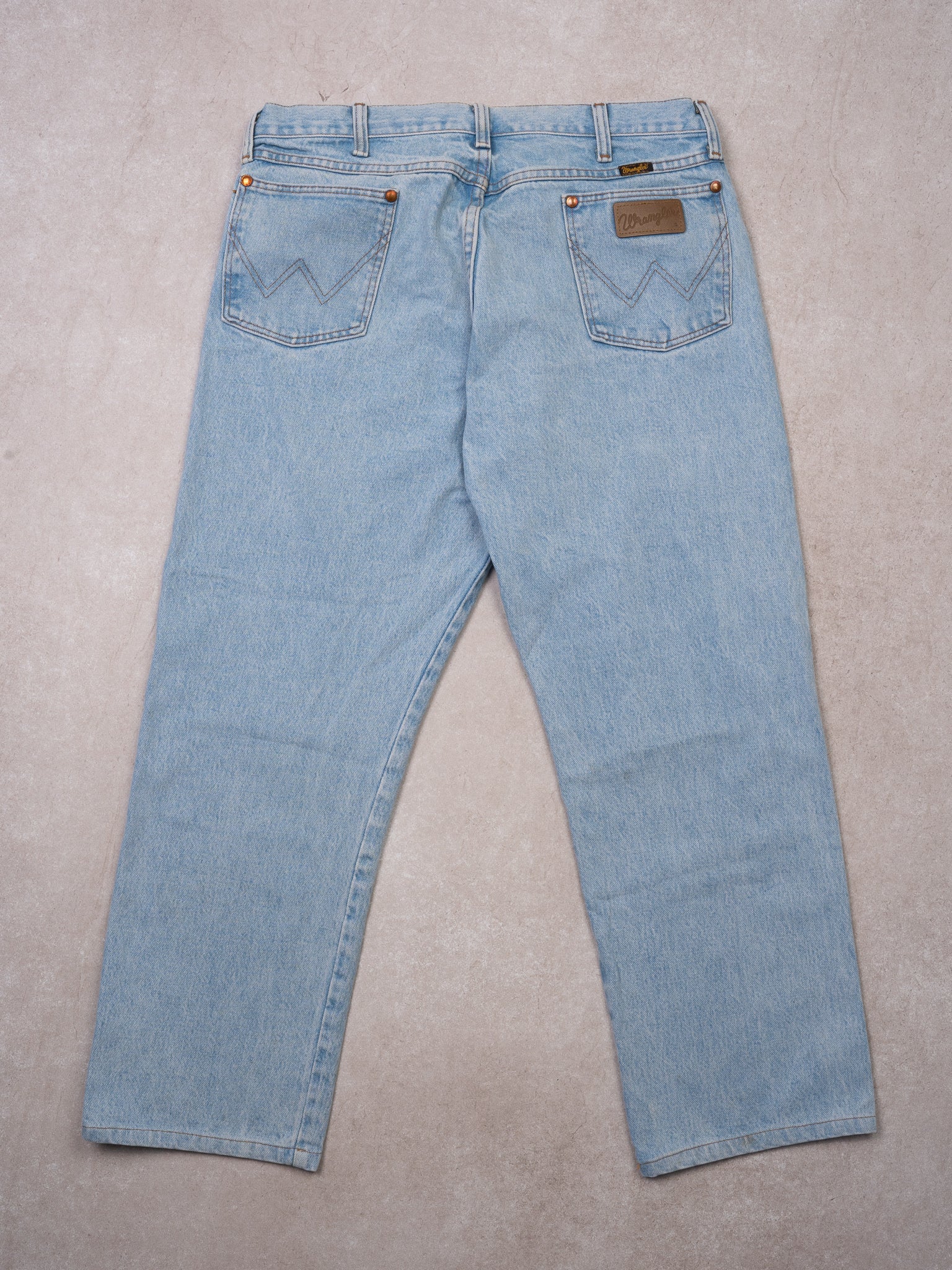 Vintage Light Blue Wrangler Jeans (34 x 28) - Image 3