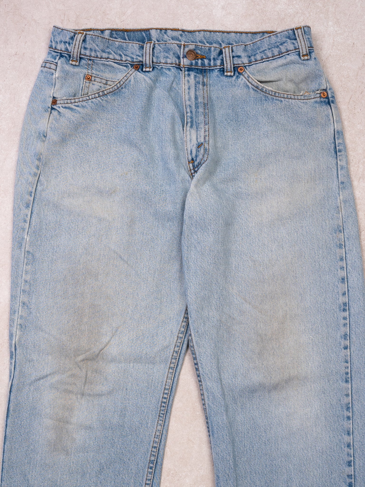 Vintage Rugged Light Blue 665 Levi Jeans (32 x 31) - Image 2