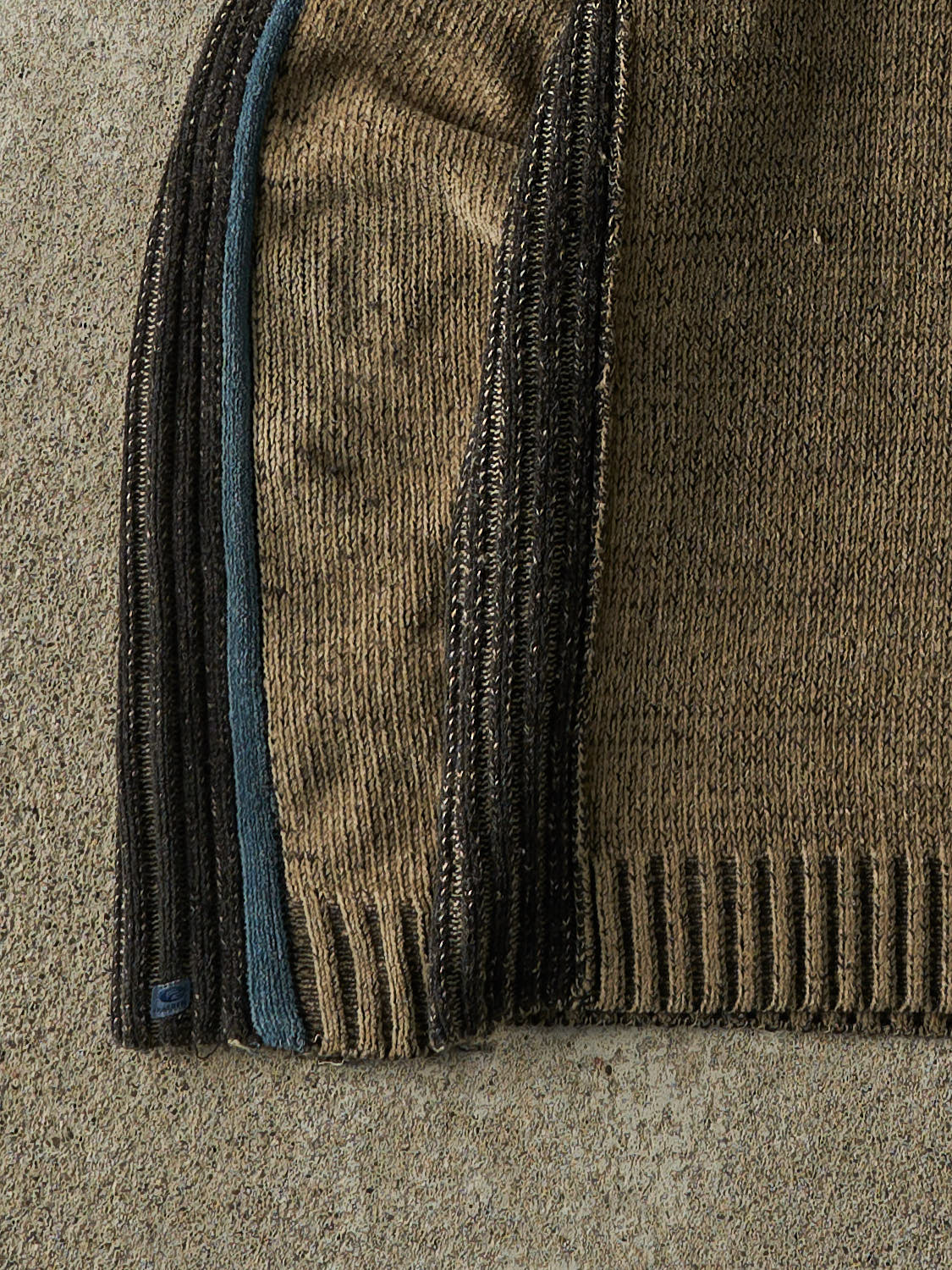 Vintage Y2K Beige & Blue Point Zero Knit Pullover (M) - Image 3