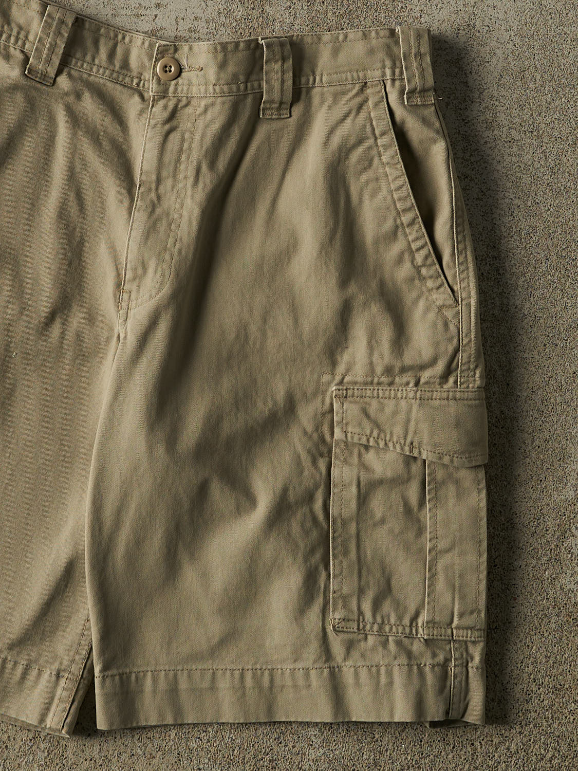 Vintage Y2K Beige Denver Hayes Cargo Shorts (33x10.5) - Image 3