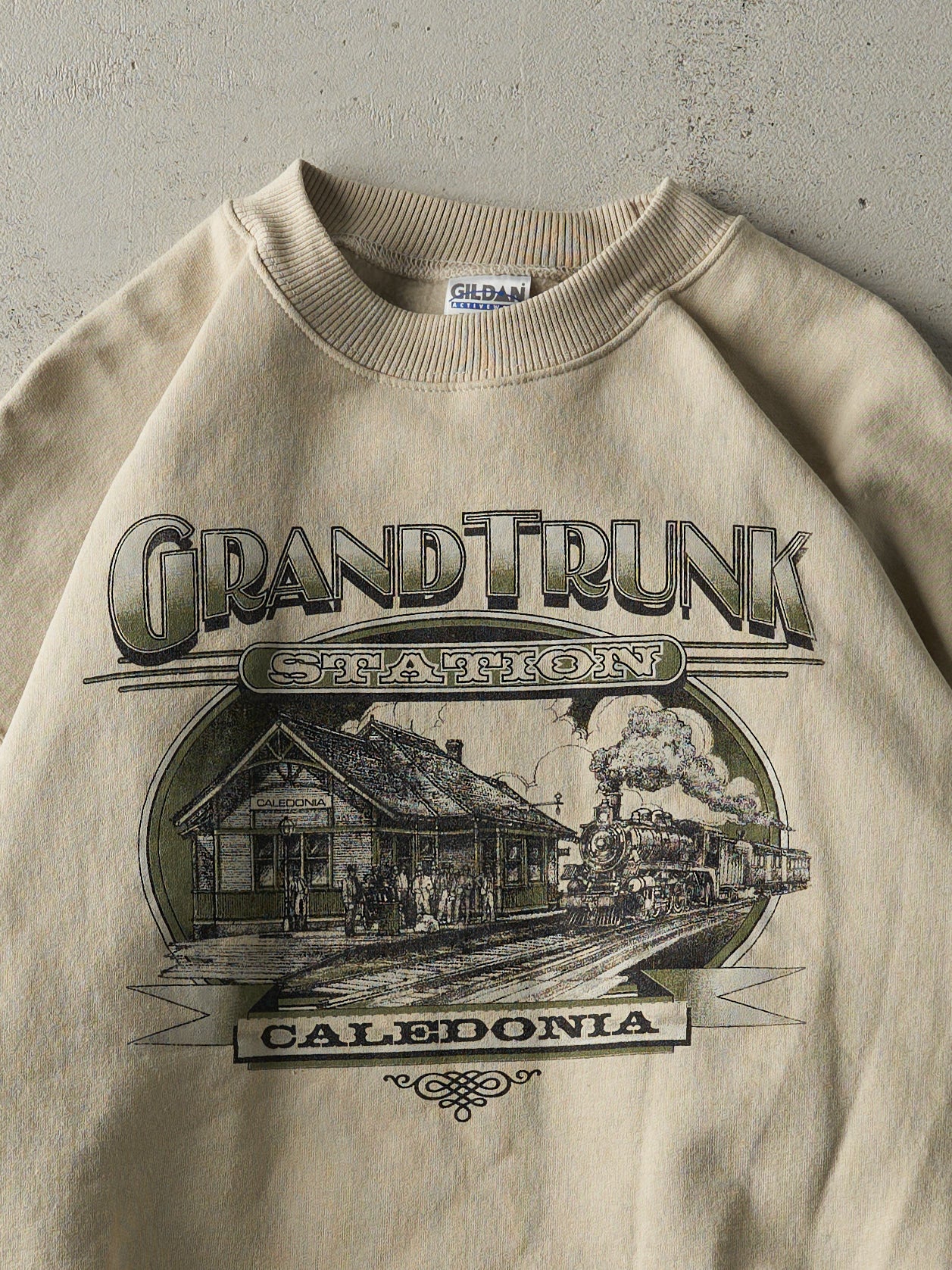 Vintage Y2K Beige Grand Trunk Station Crewneck (M) - Image 2