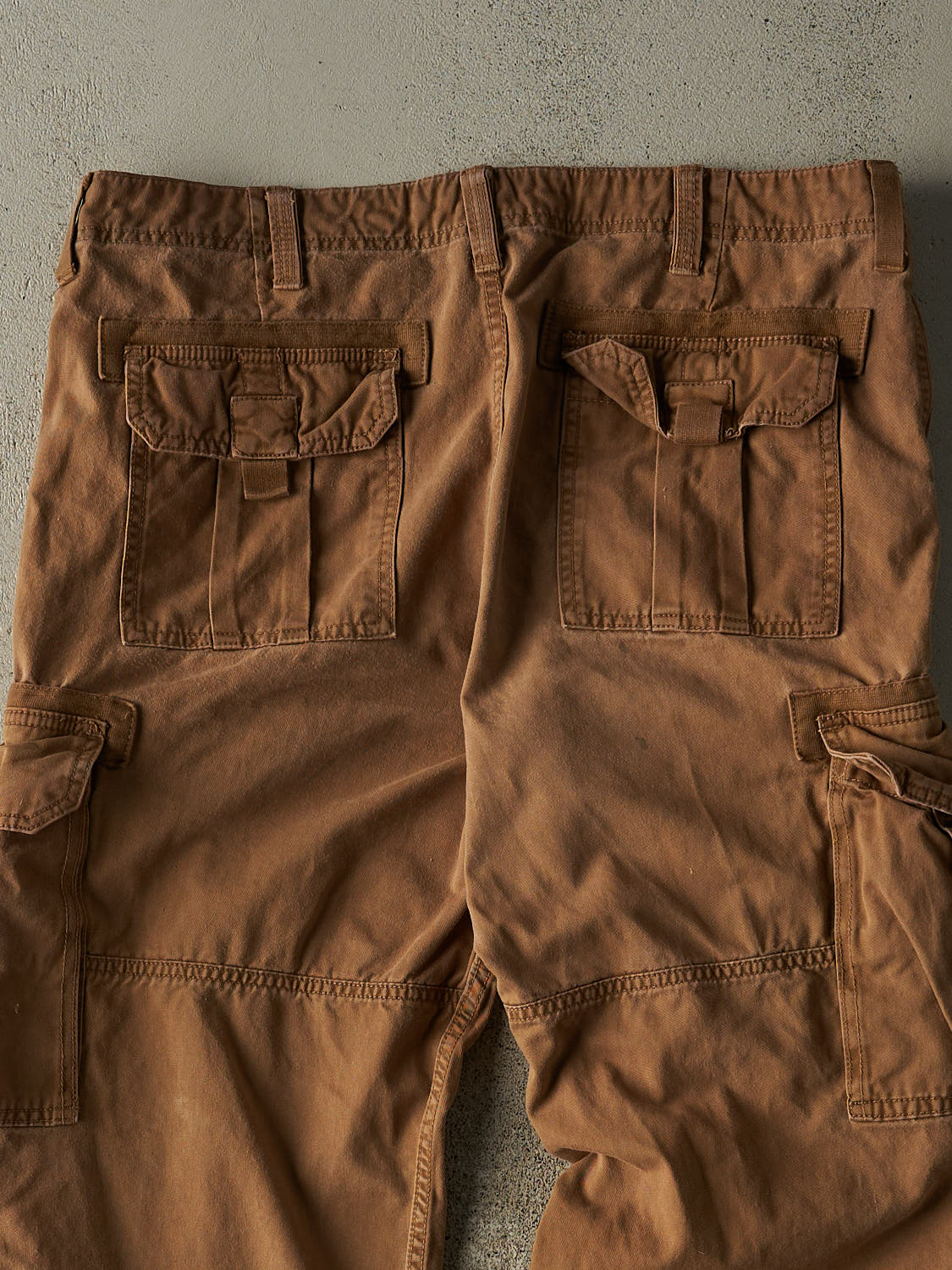 Vintage Y2K Beige Old Navy Cargo Pants (36x29) - Image 4