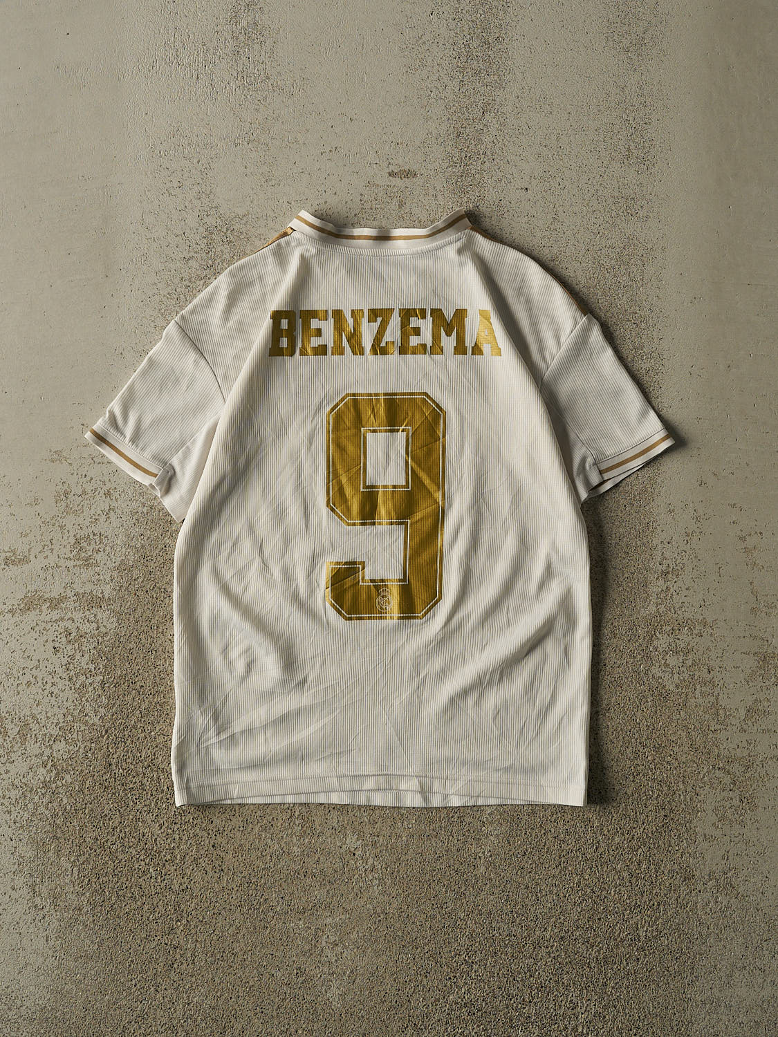 Vintage Y2K Beige Real Madrid #9 Benzema Soccer Jersey (S) - Image 2