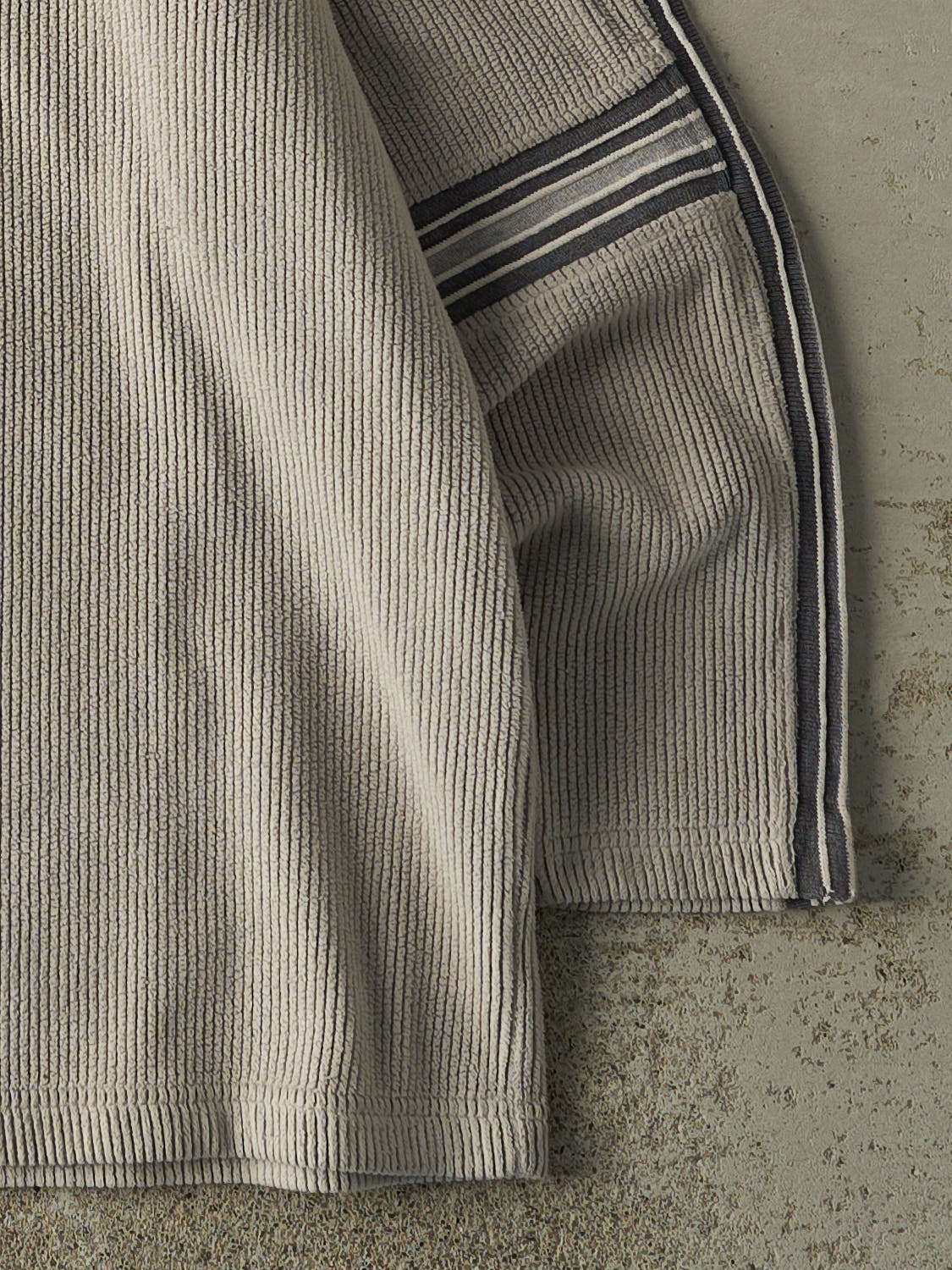 Vintage Y2K Beige Striped Fleece Long Sleeve (L) - Image 3