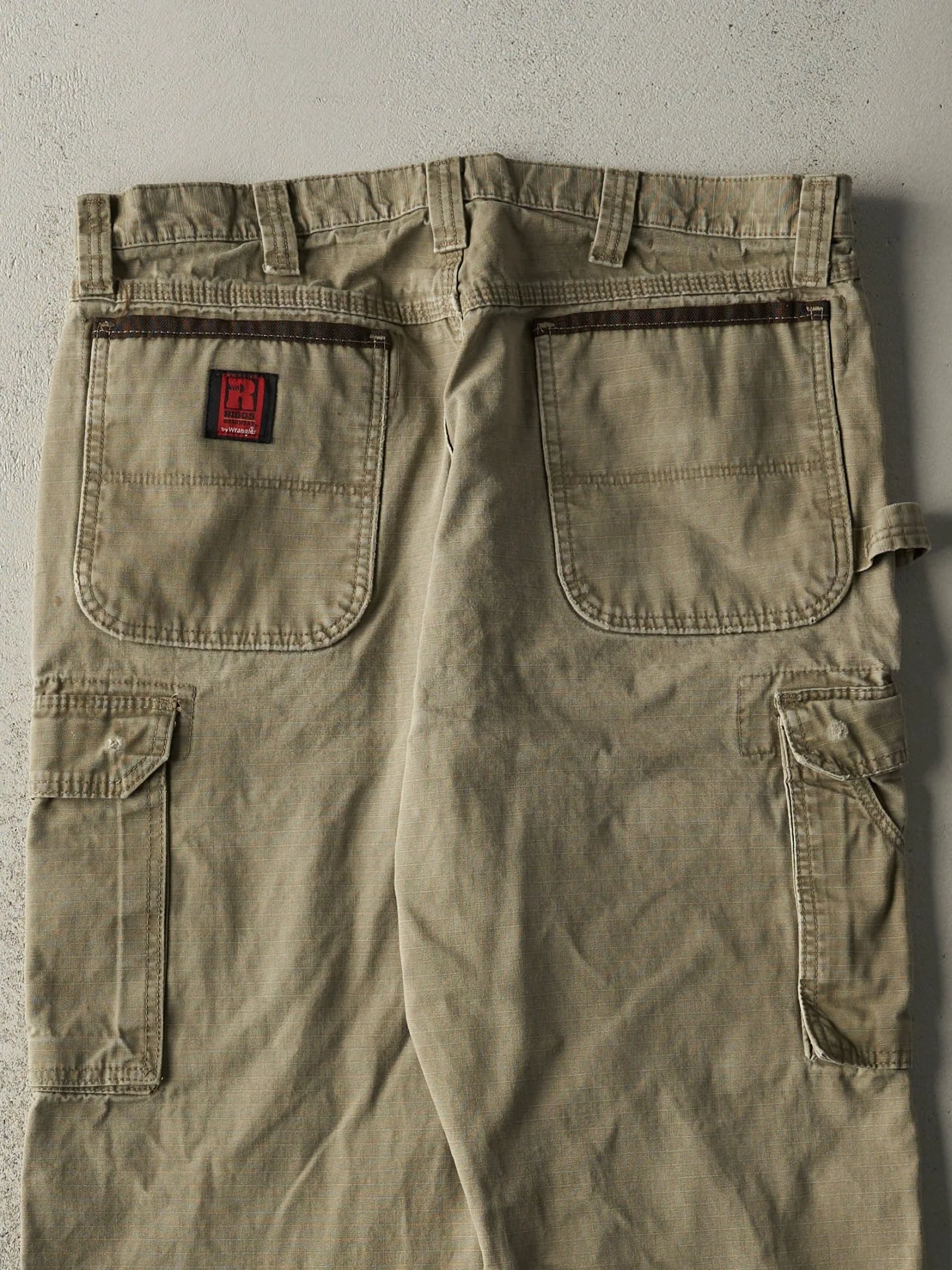 Vintage Y2K Beige Wrangler Riggs Ripstop Double Knee Cargo Pants (36x29) - Image 4