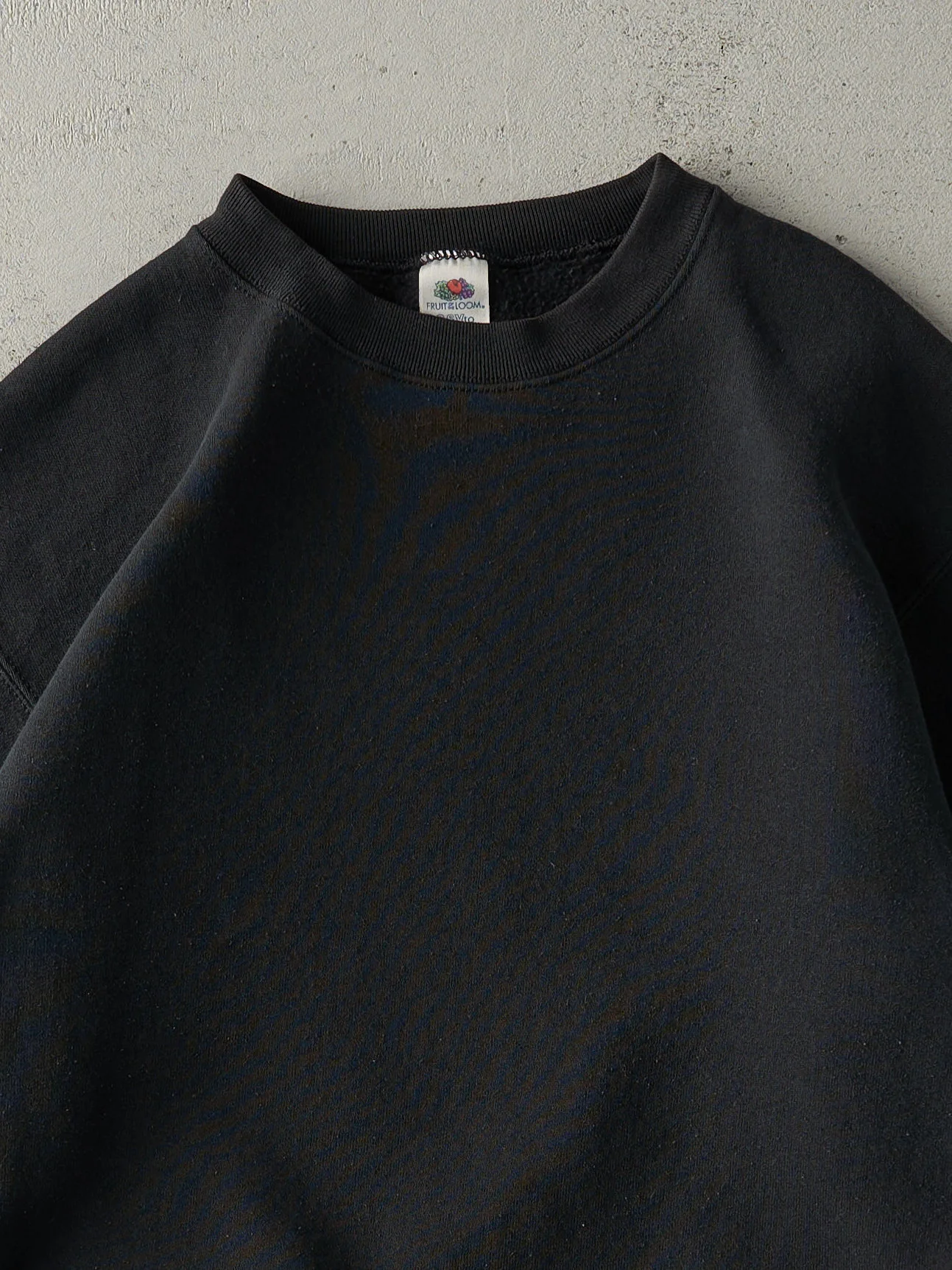 Vintage Y2K Black Blank Crewneck (M) - Image 2