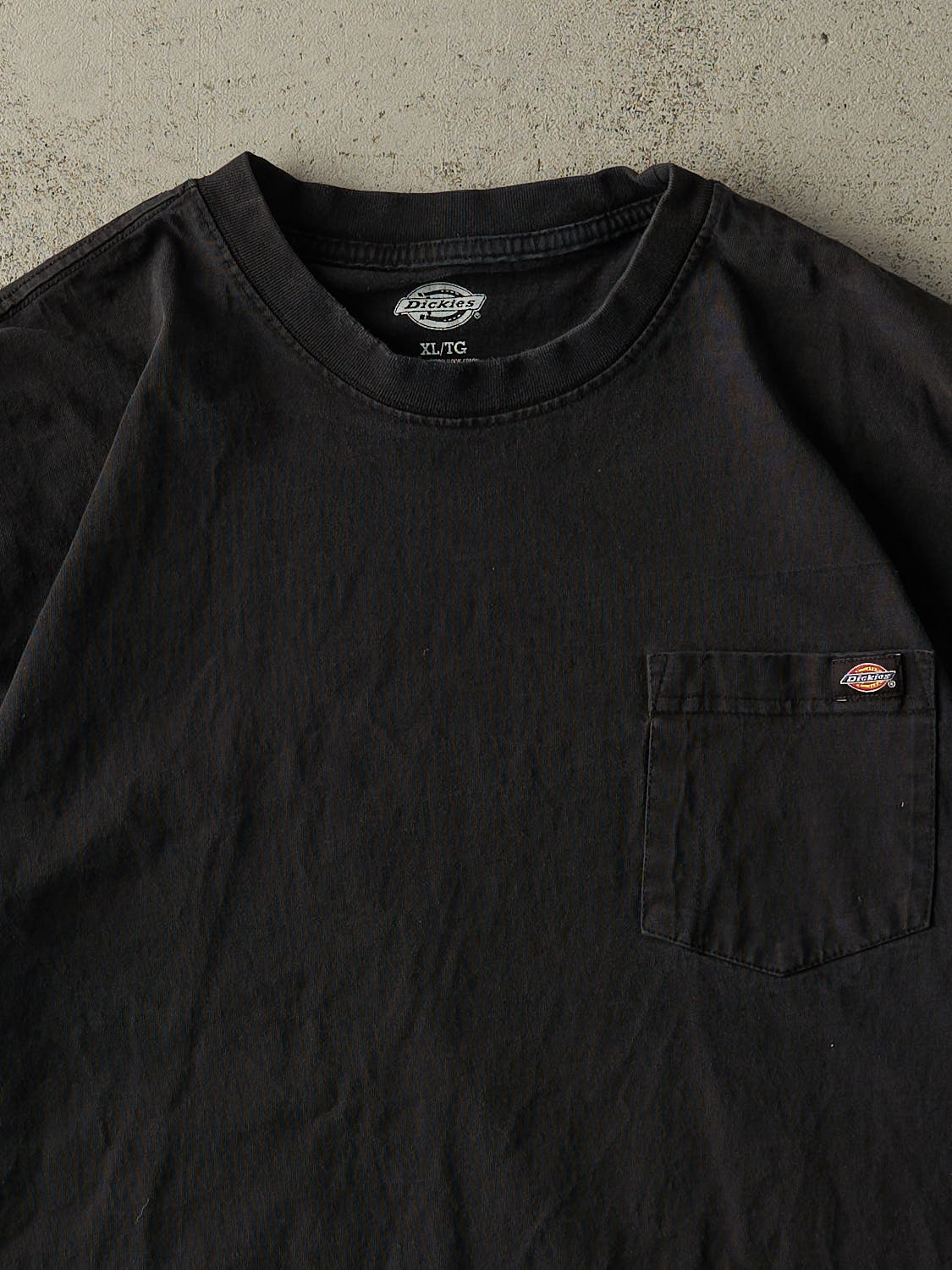 Vintage Y2K Black Dickies Pocket Tee (XL) - Image 2