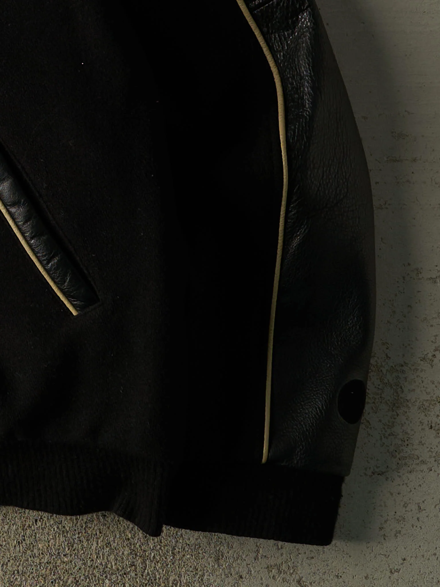 Vintage Y2K Black Embroidered Button Up Jacket (L/XL) - Image 3
