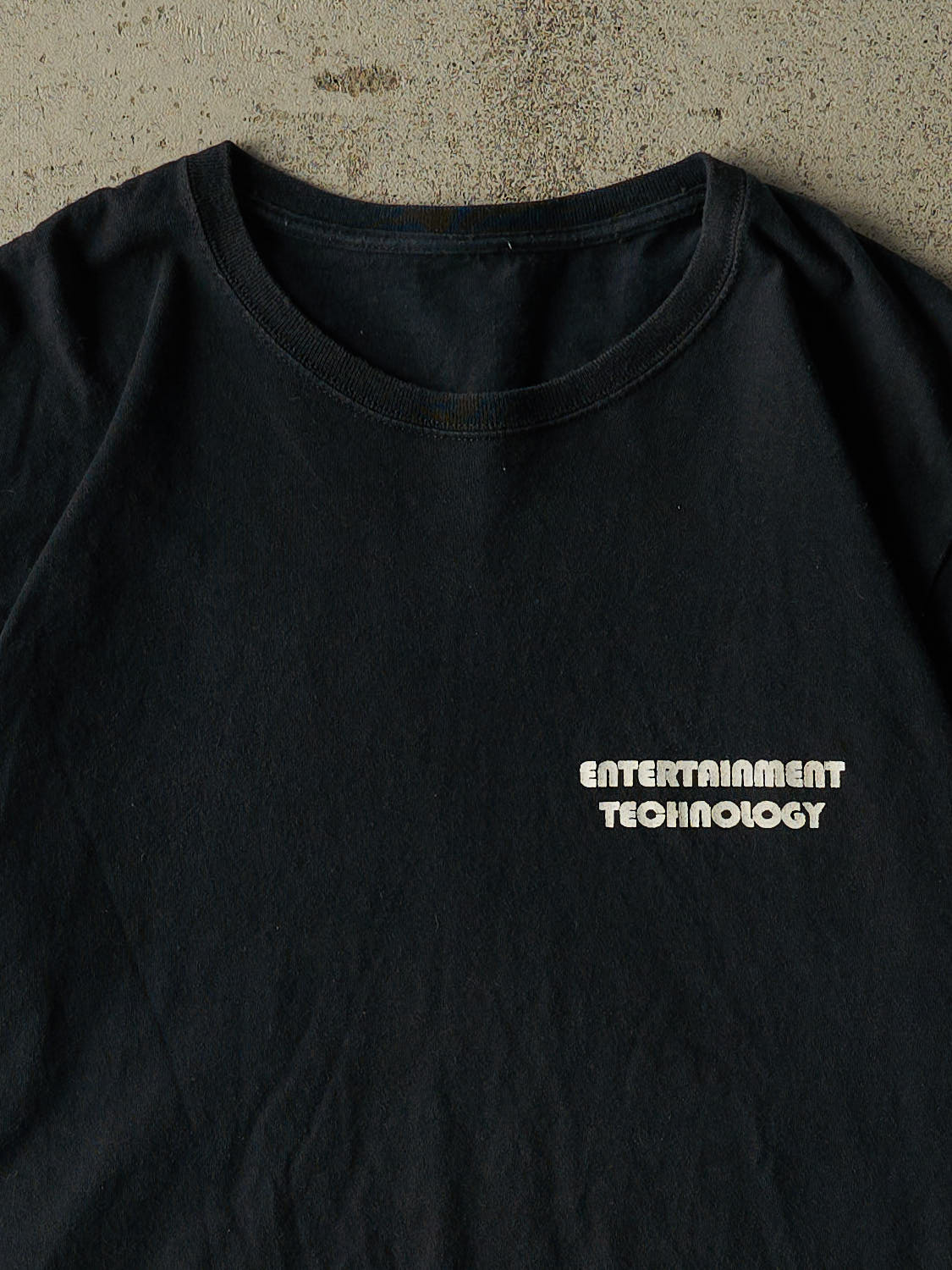 Vintage Y2K Black Entertainment Technology Tee (M/L) - Image 3