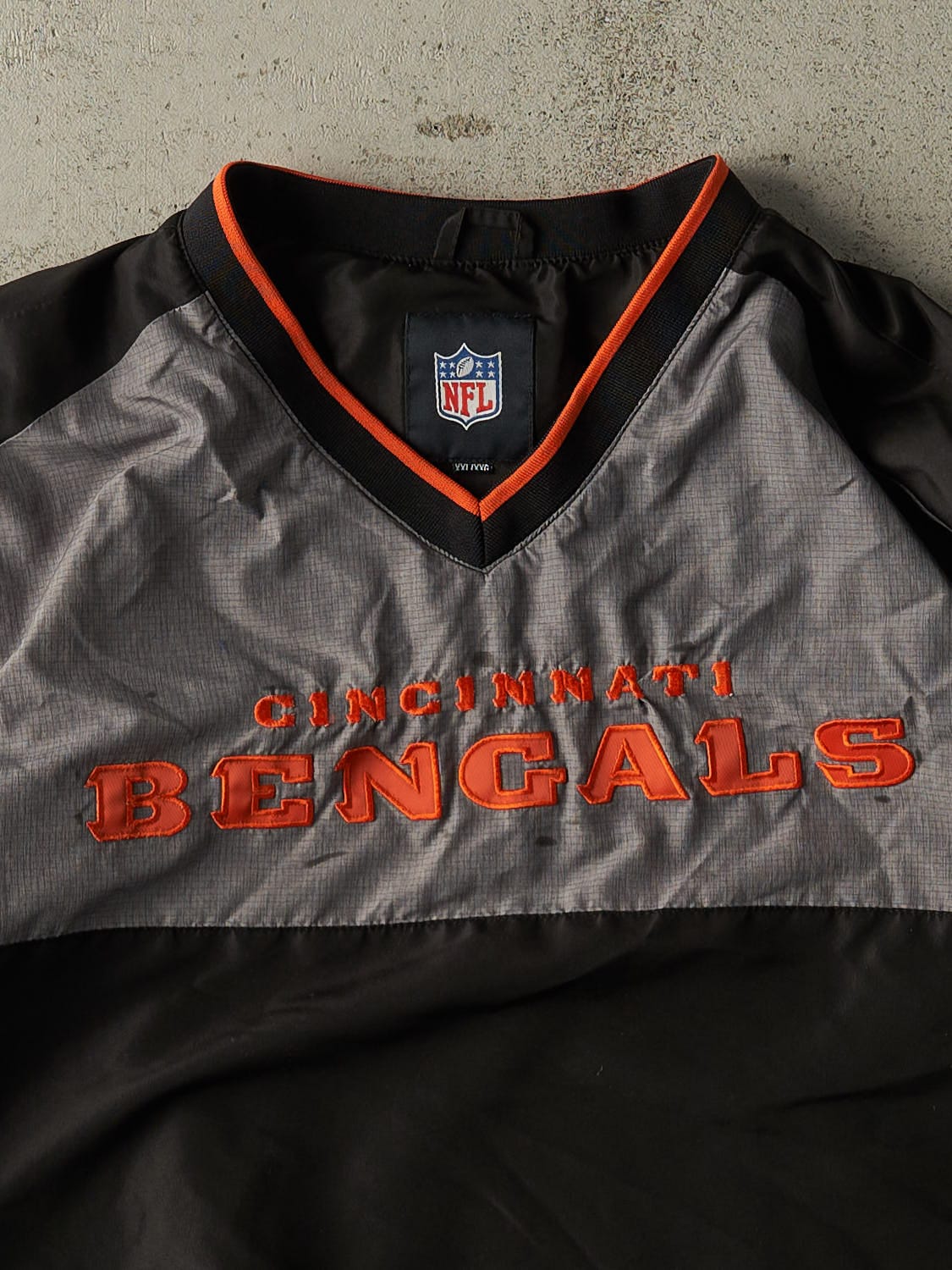 Vintage Y2K Black & Grey Cincinnati Bengals Windbreaker Jacket (XL/XXL) - Image 2