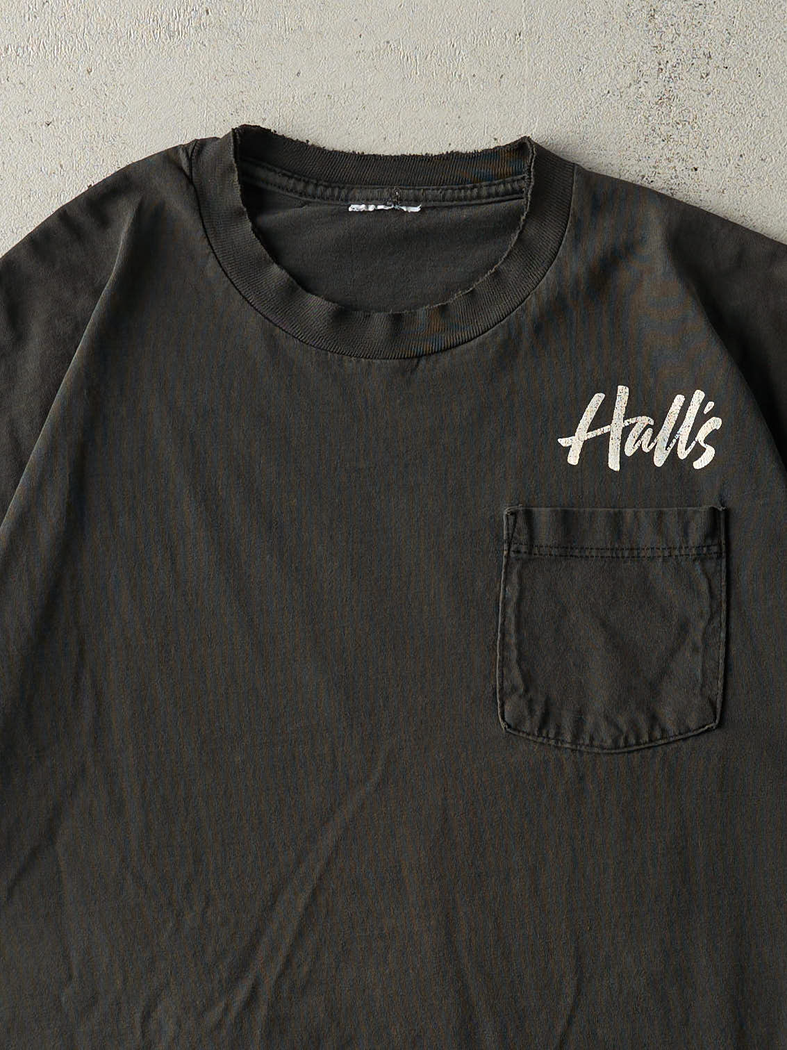 Vintage Y2K Black Hall's Pocket Tee (L) - Image 3
