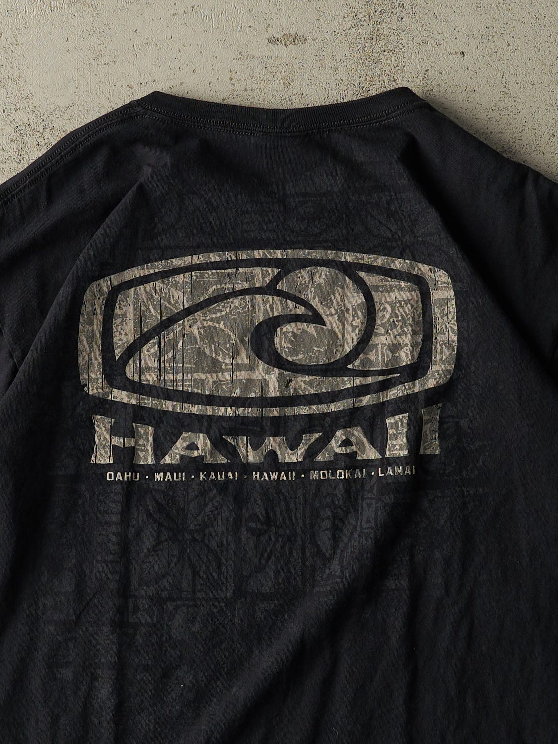 Vintage Y2K Black Hawaii Surf Wear Tee (M/L) - Image 4