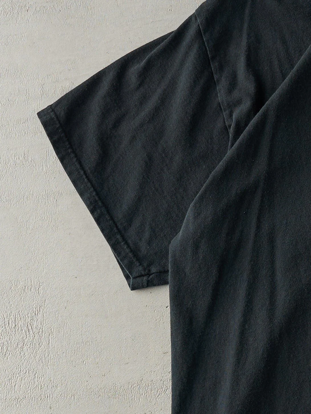 Vintage Y2K Black "I Am Very Happy" Tee (L) - Image 3