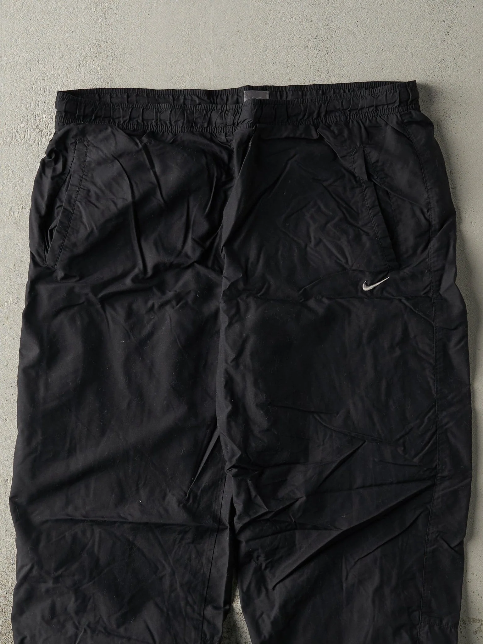 Vintage Y2K Black Nike Embroidered Windbreaker Pants (37x31) - Image 3
