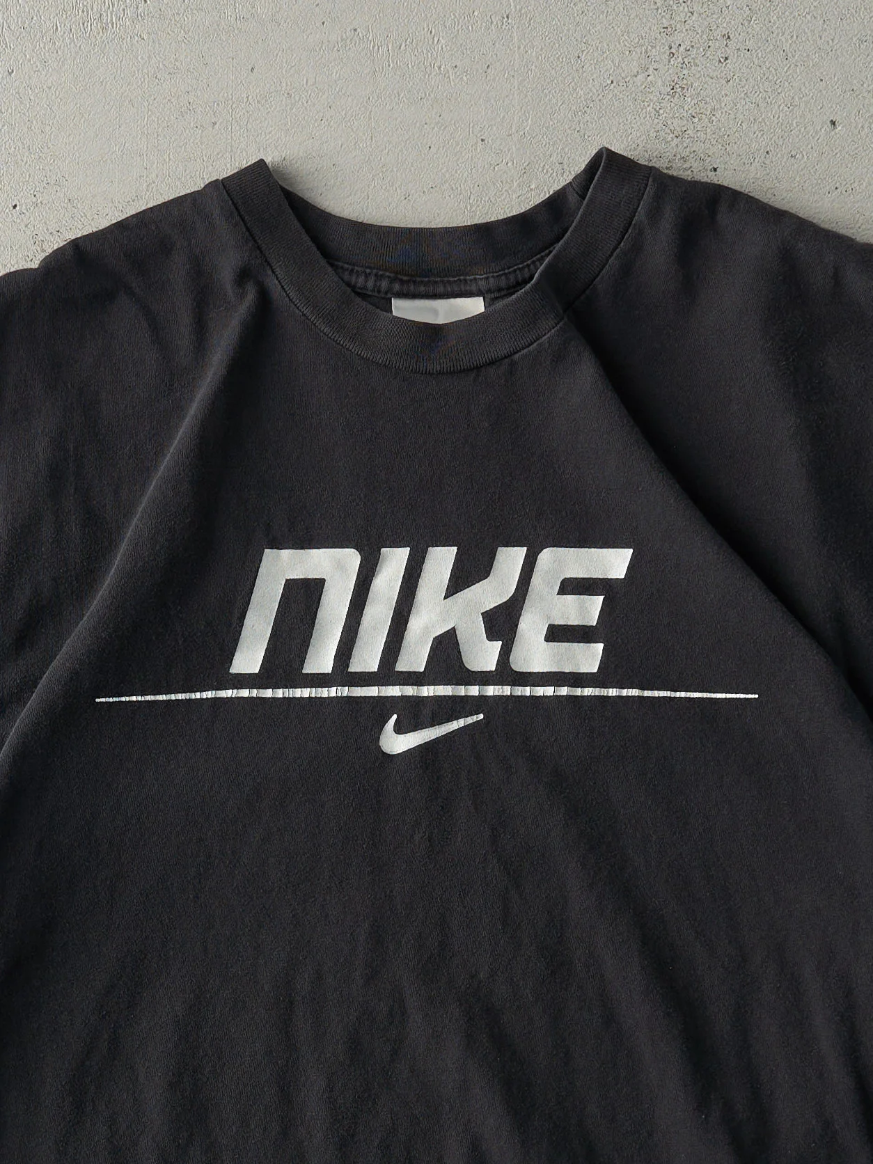 Vintage Y2K Black Nike Logo Tee (M) - Image 2