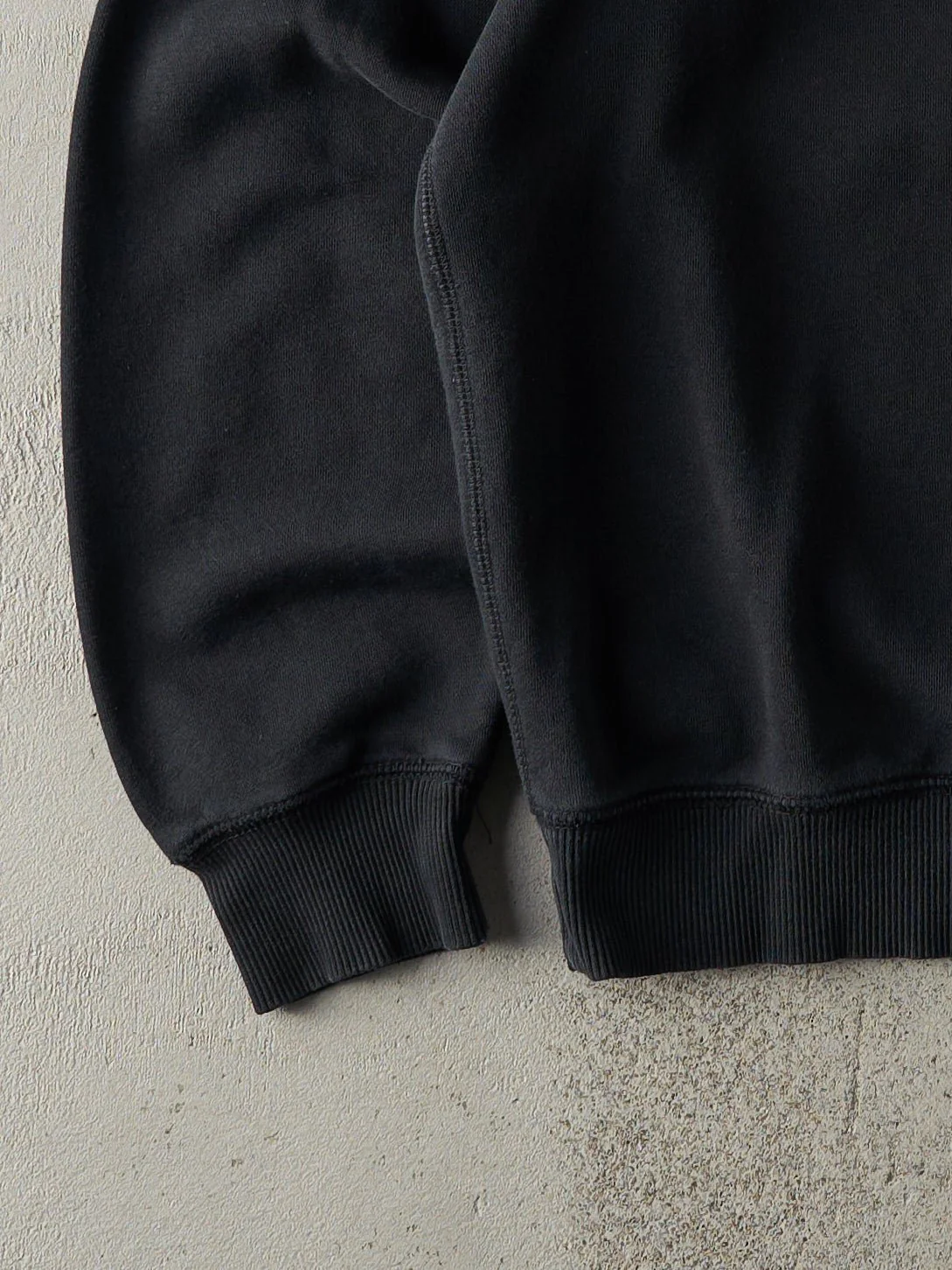 Vintage Y2K Black Nike Swoosh Crewneck (M) - Image 3