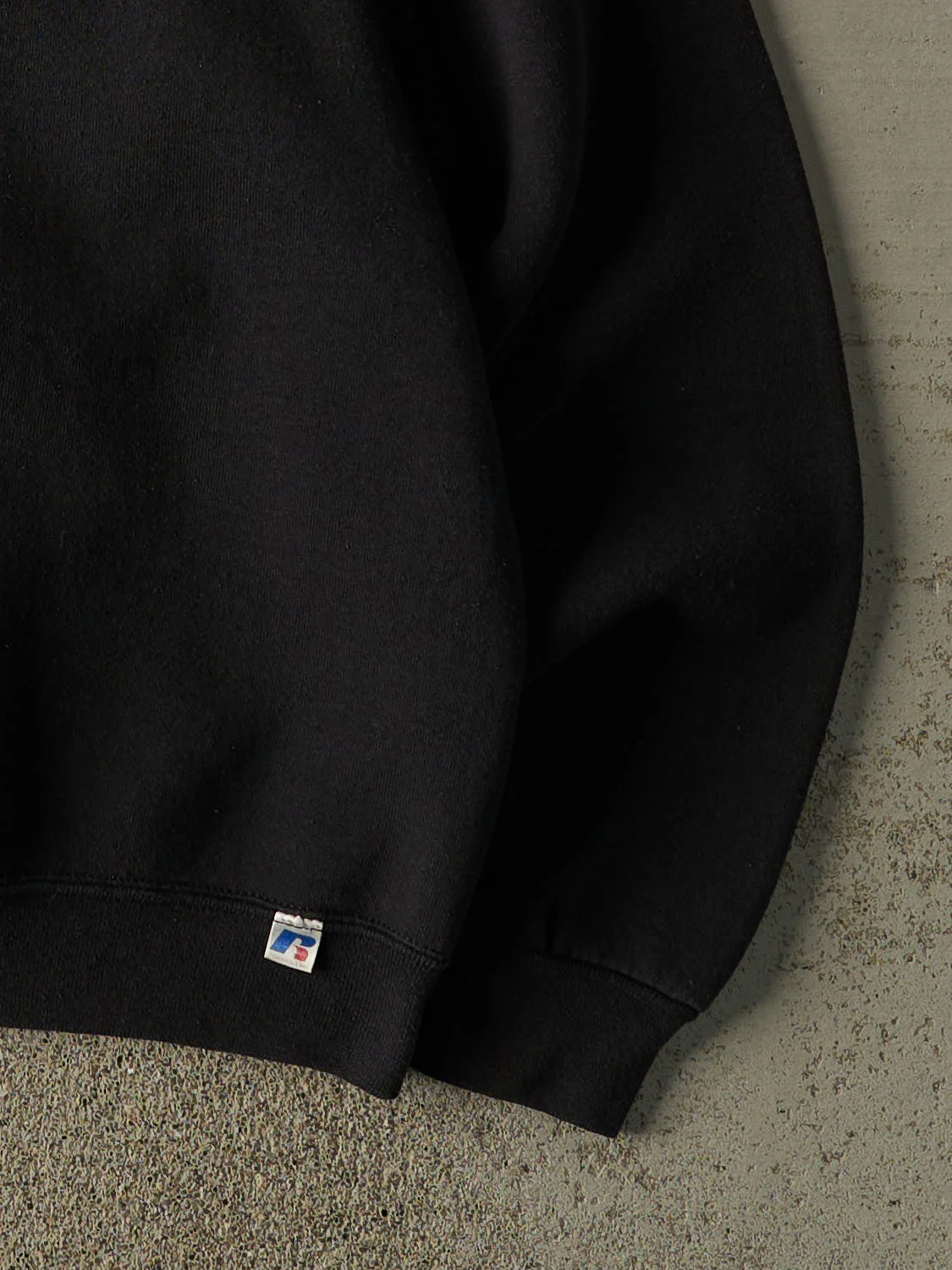 Vintage Y2K Black Russell Athletic Blank Crewneck (M/L) - Image 4