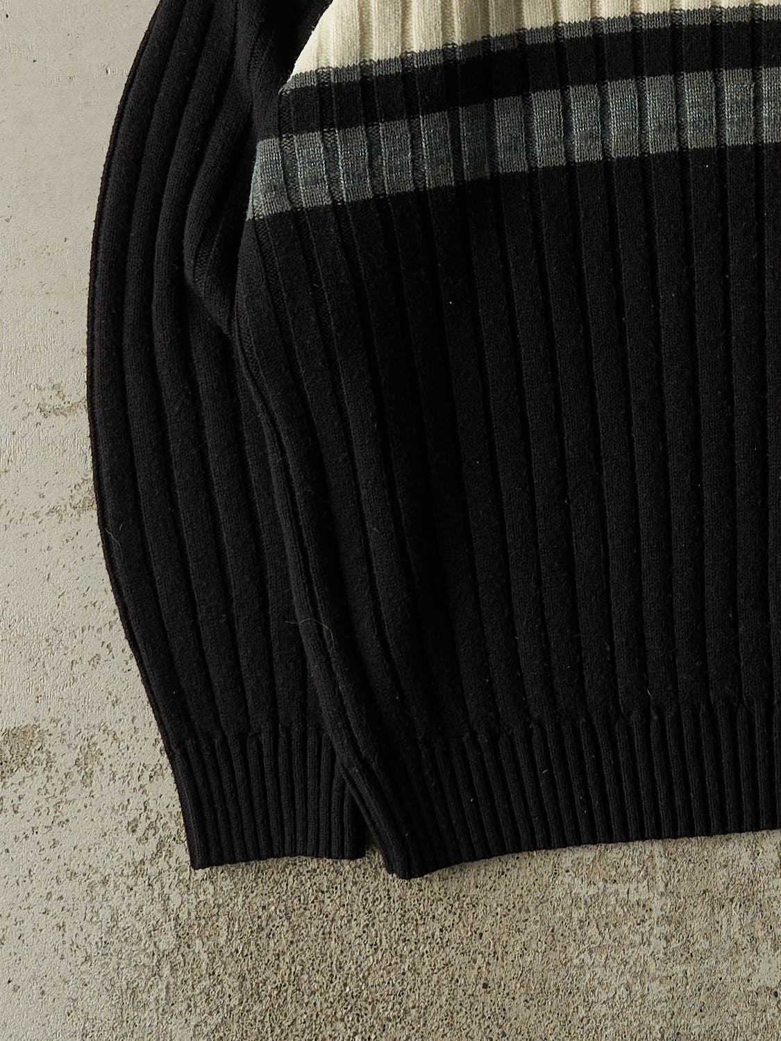 Vintage Y2K Black Striped Knit (L/XL) - Image 3