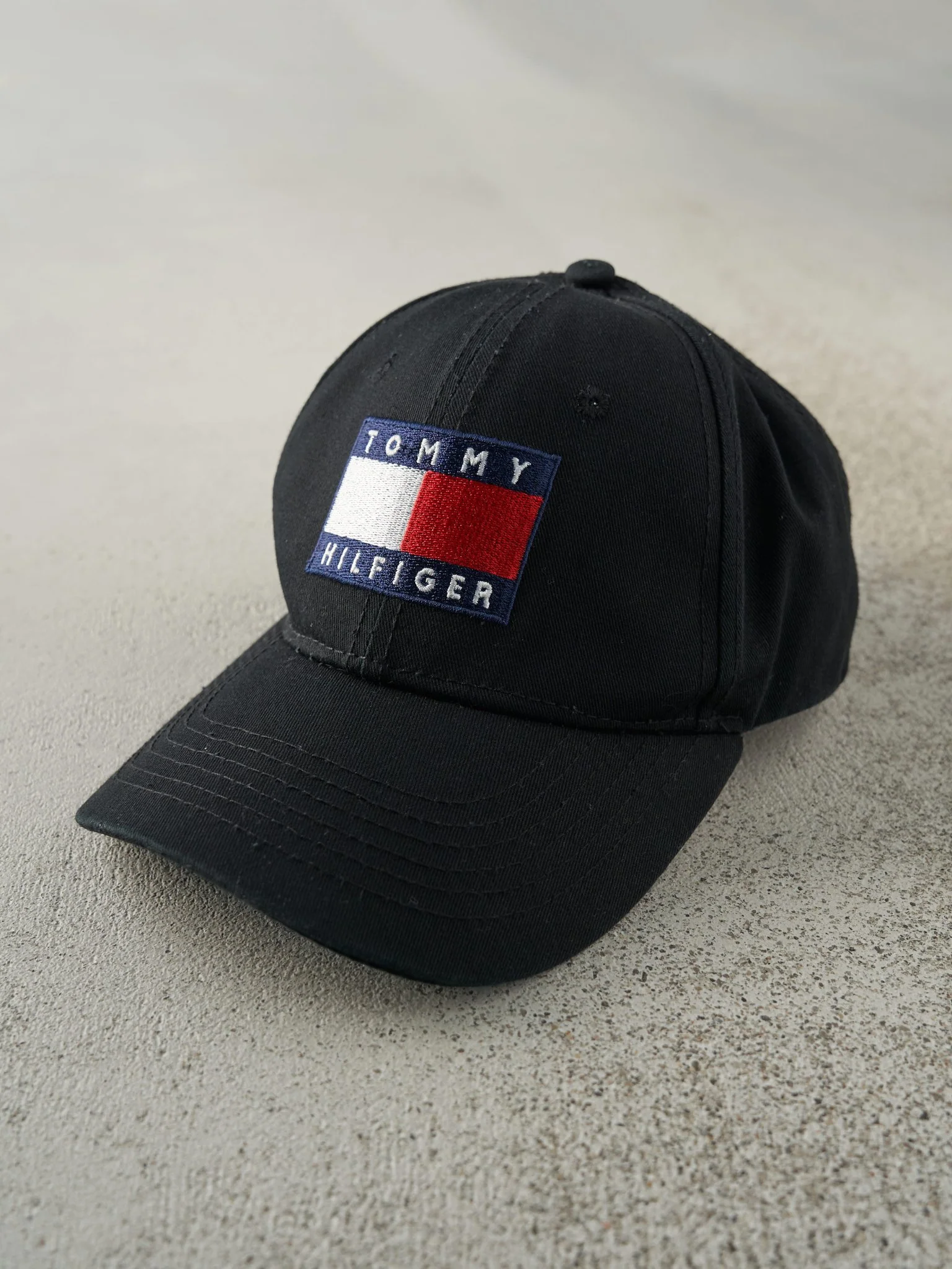 Vintage Y2K Black Tommy Hilfiger Embroidered Strapback Hat - Image 2