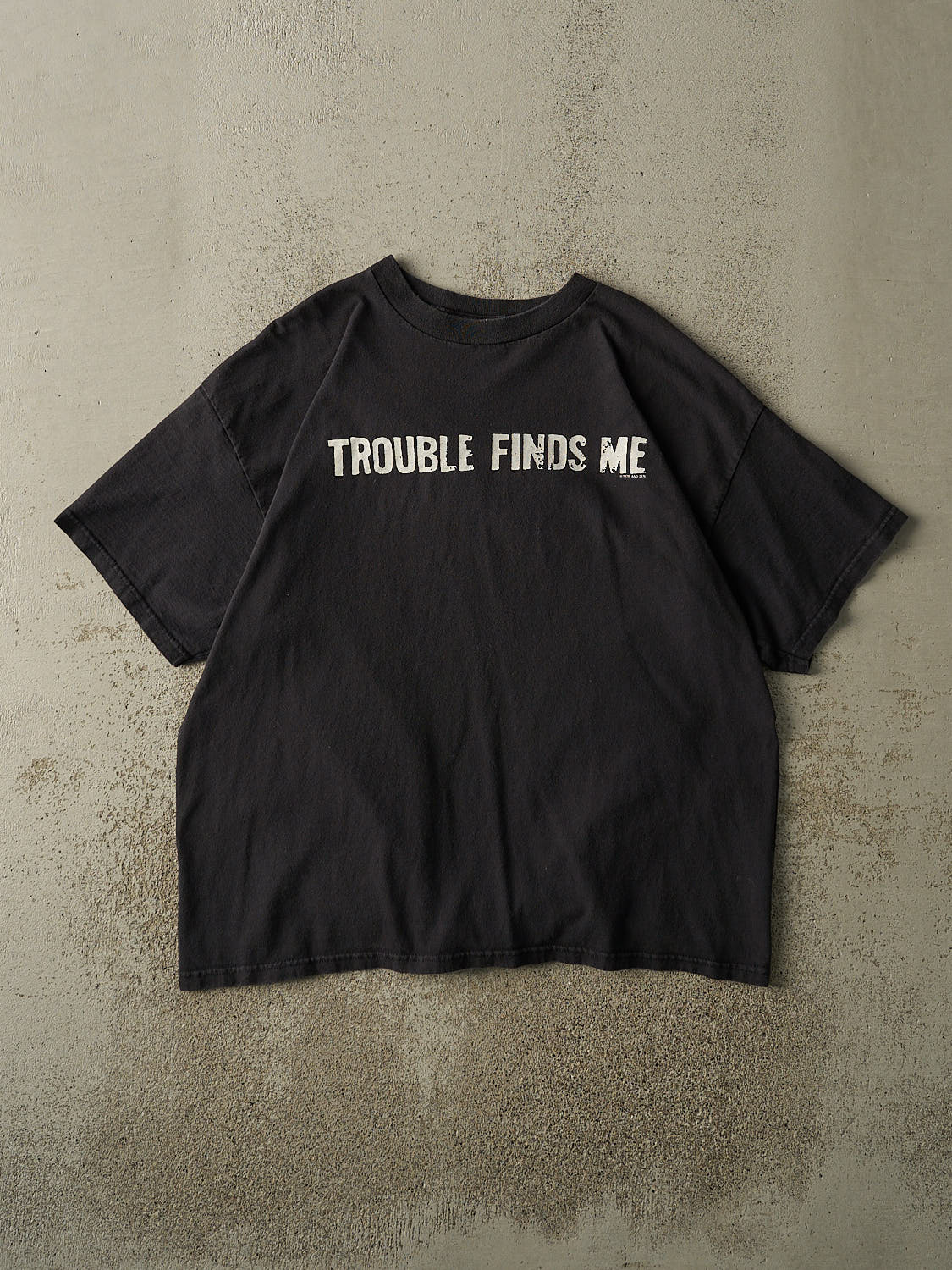 Vintage Y2K Black "Trouble Finds Me" Slogan Tee (L/XL)
