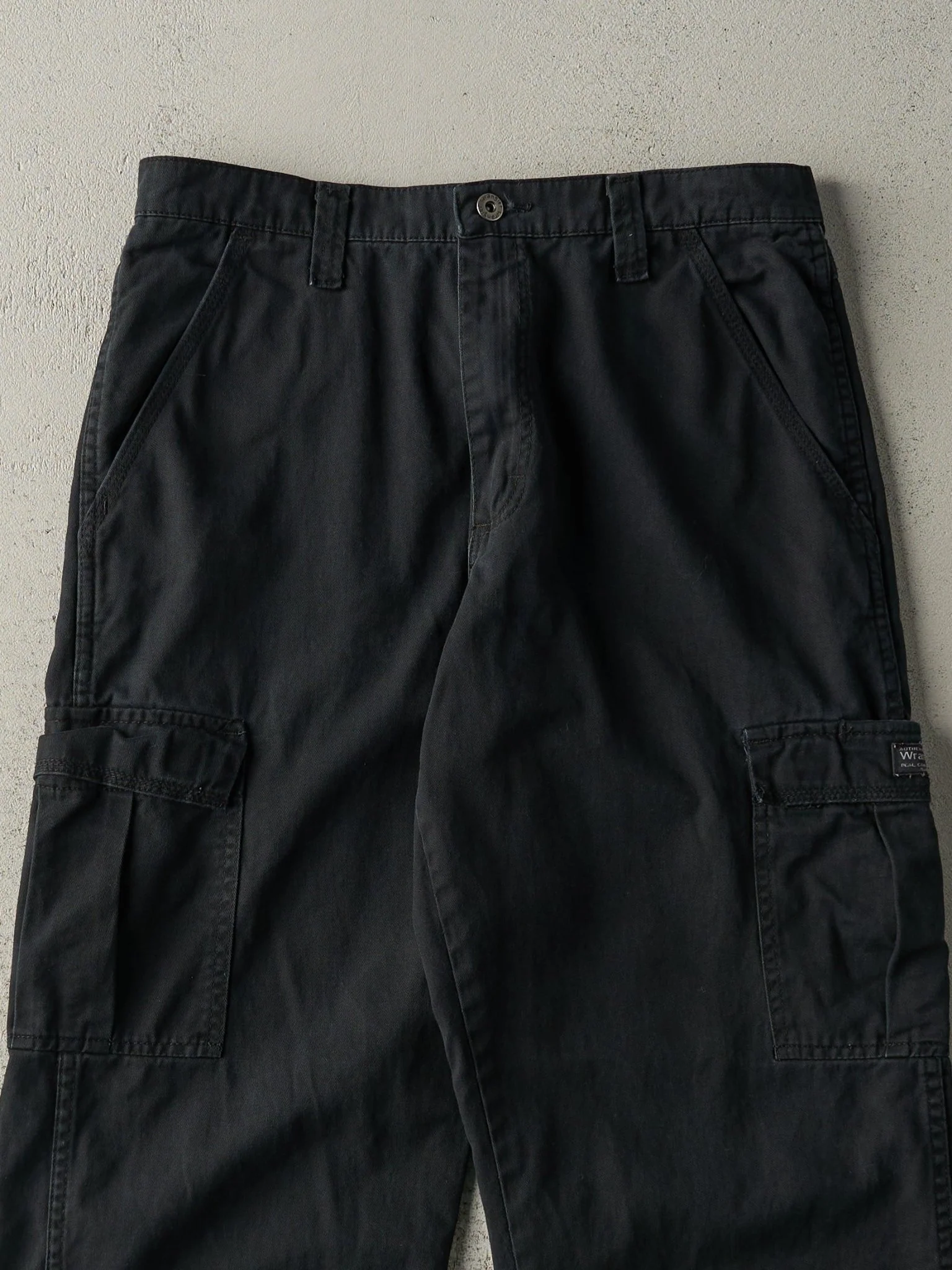Vintage Y2K Black Wrangler Cargo Work Pants (32x32) - Image 4