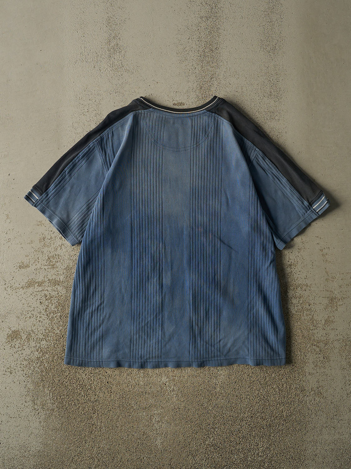 Vintage Y2K Blue BC Clothing Textured Tee (L/XL) - Image 2