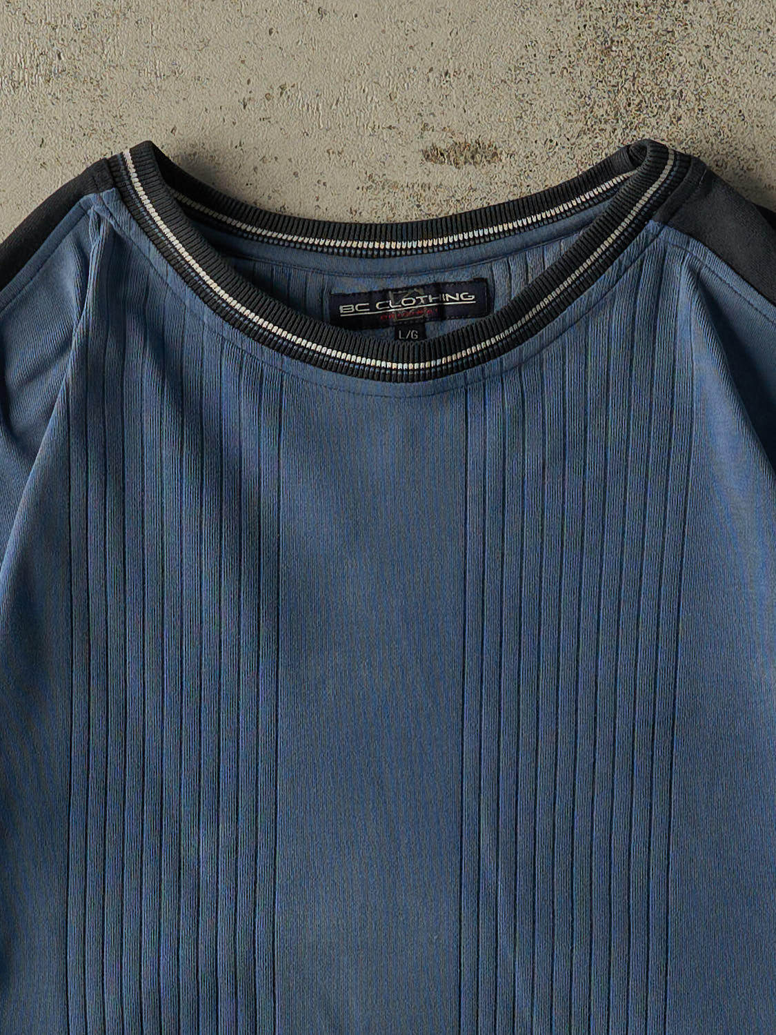 Vintage Y2K Blue BC Clothing Textured Tee (L/XL) - Image 3