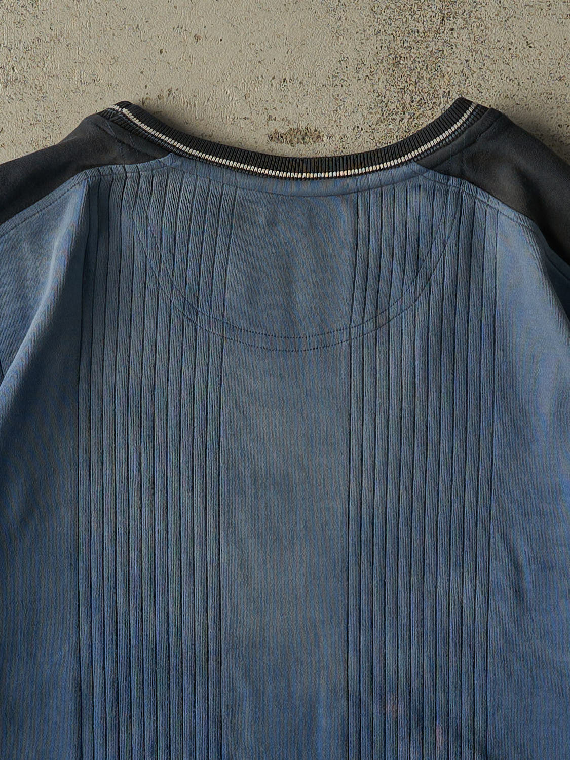 Vintage Y2K Blue BC Clothing Textured Tee (L/XL) - Image 4