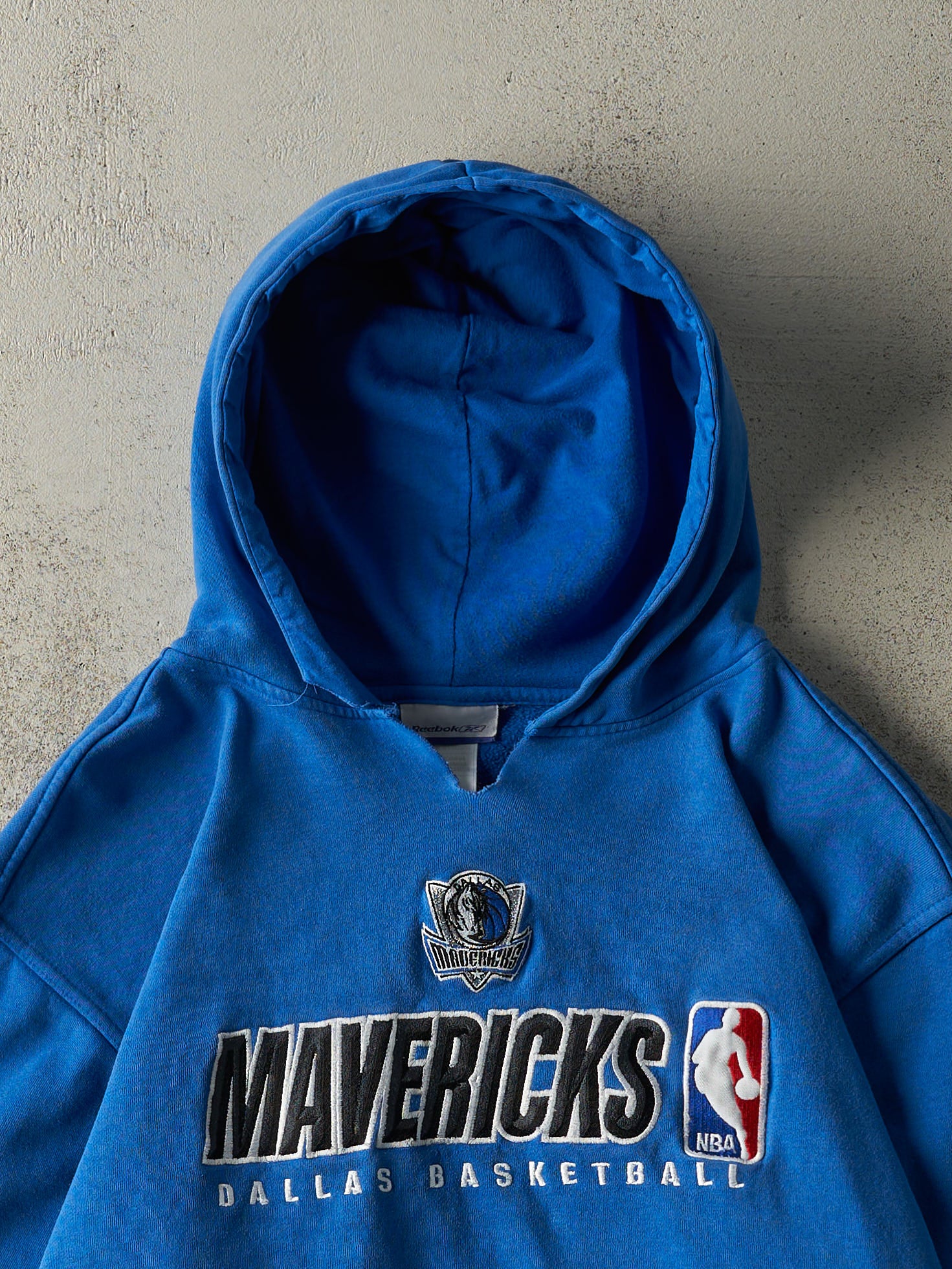 Vintage Y2K Blue Embroidered Dallas Mavericks Hoodie (L) - Image 2