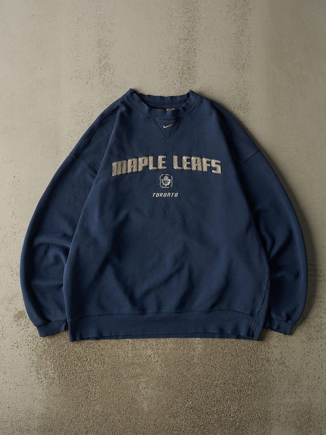 Vintage Y2K Blue Nike Middle Swoosh Toronto Maple Leafs Crewneck (XL/XXL)