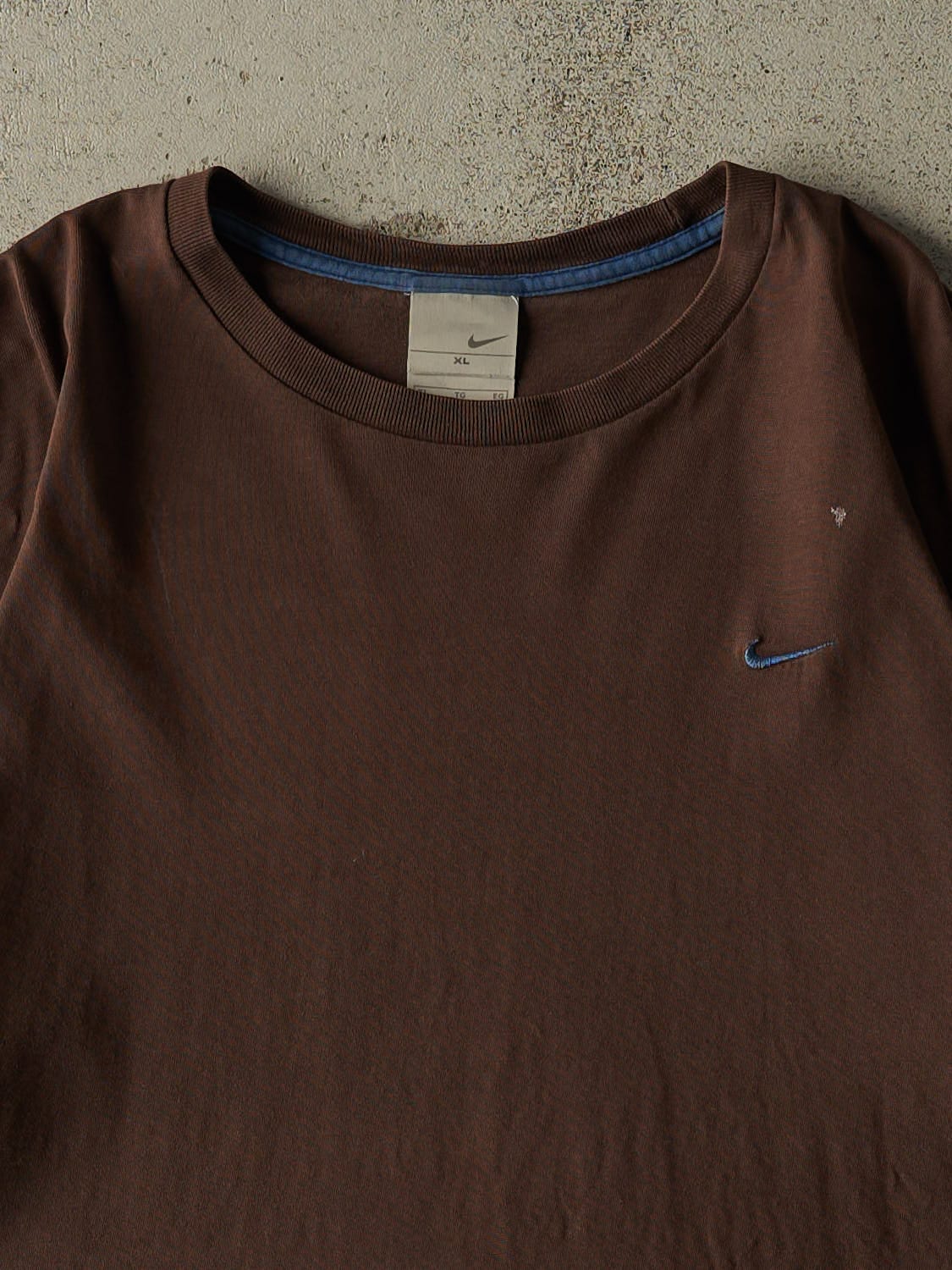 Vintage Y2K Brown Nike Embroidered Tee (L/XL) - Image 2