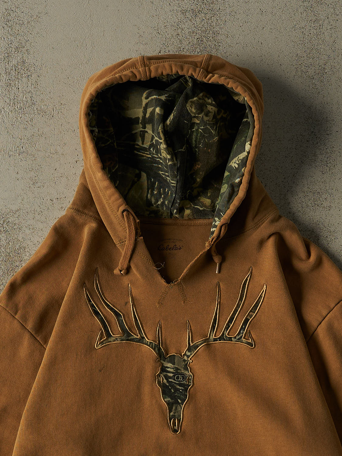 Vintage Y2K Camel Cabela's Embroidered Hoodie (M) - Image 2