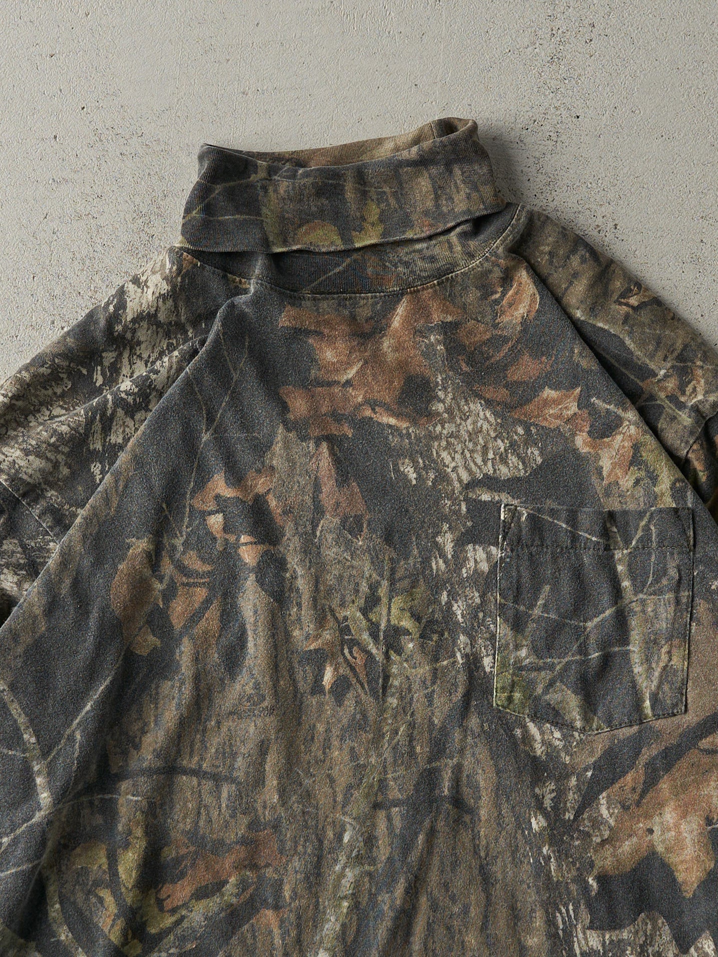 Vintage Y2K Camo Cabela's x Mossy Oak Turtle Neck Pocket Long Sleeve (L) - Image 2