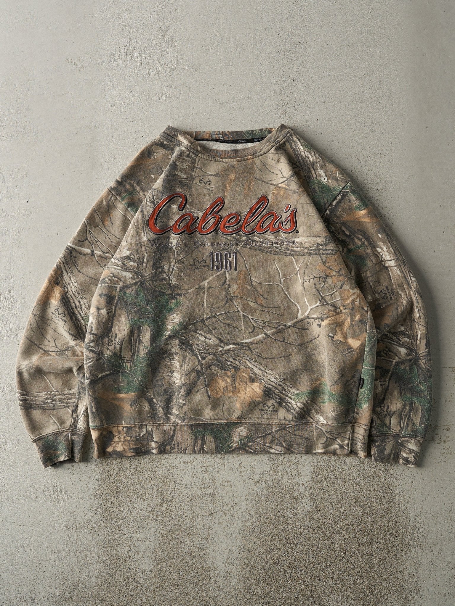 Vintage Y2K Camo Embroidered Cabela's x Realtree Crewneck (L)