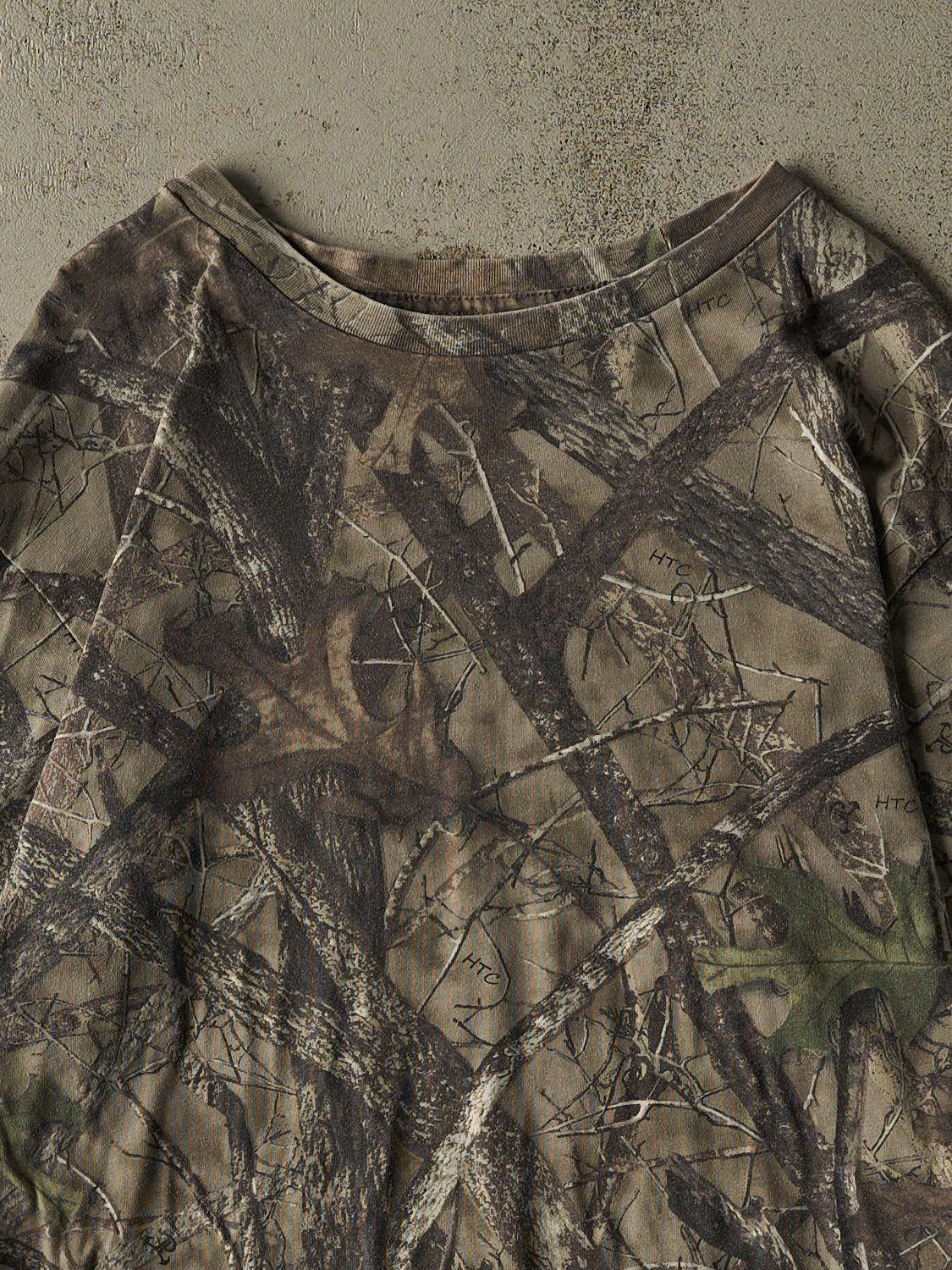 Vintage Y2K Camo Long Sleeve (L/XL) - Image 2