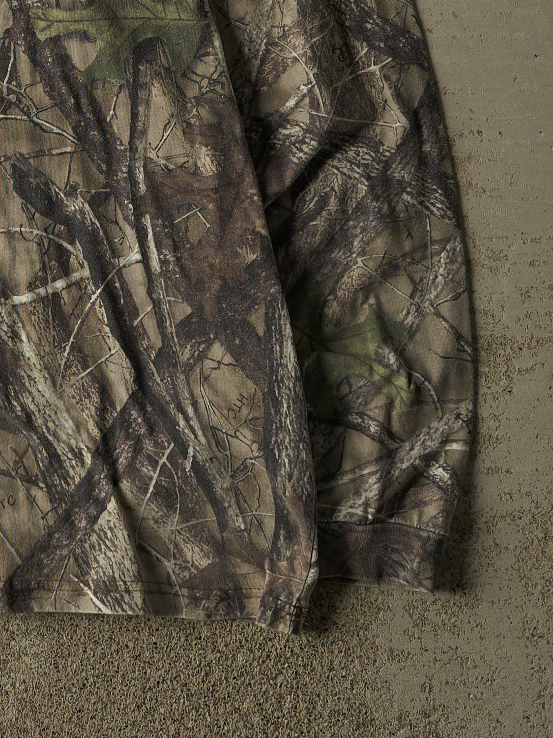 Vintage Y2K Camo Long Sleeve (L/XL) - Image 4