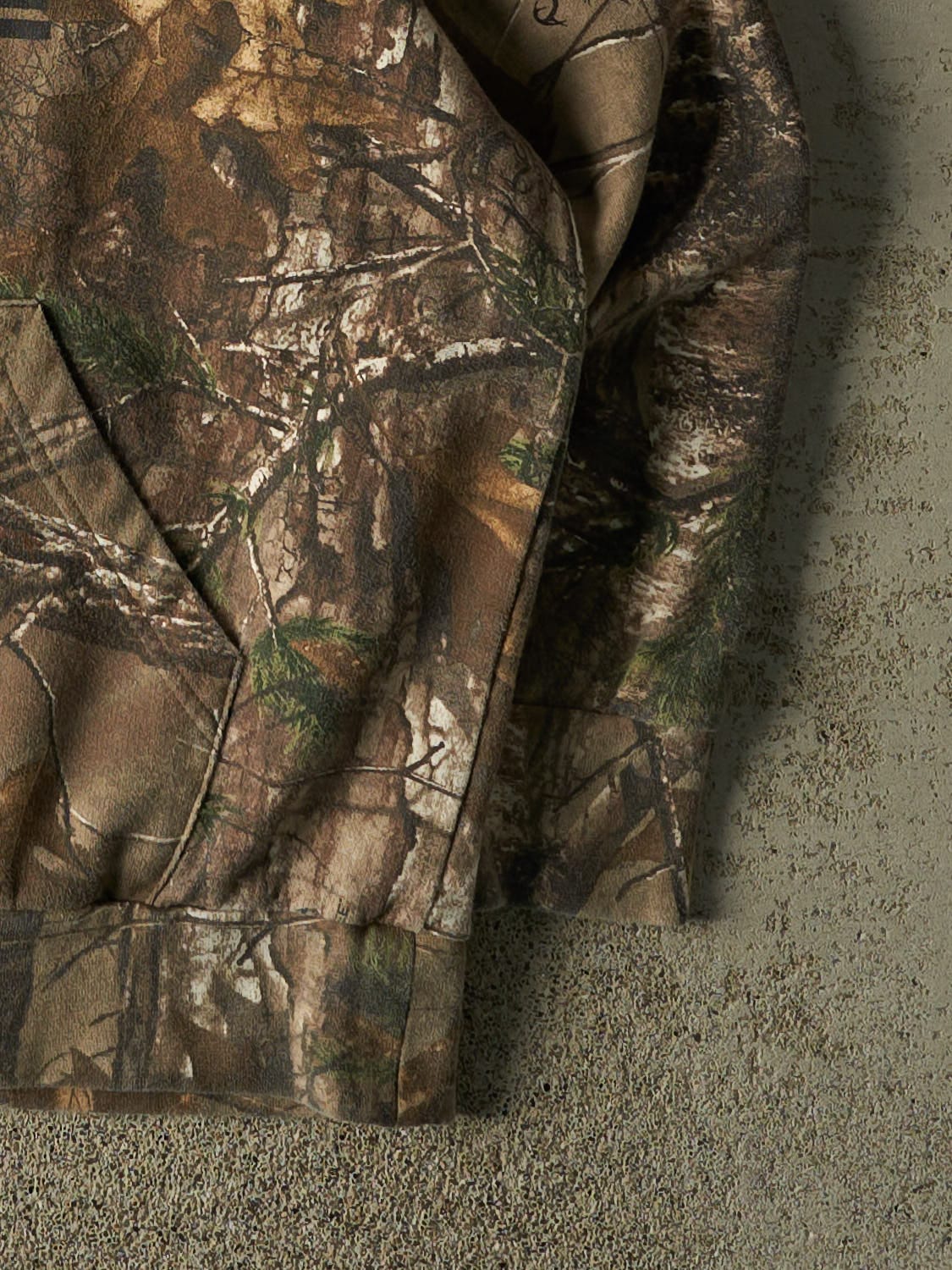 Vintage Y2K Camo Realtree Hoodie (L) - Image 4