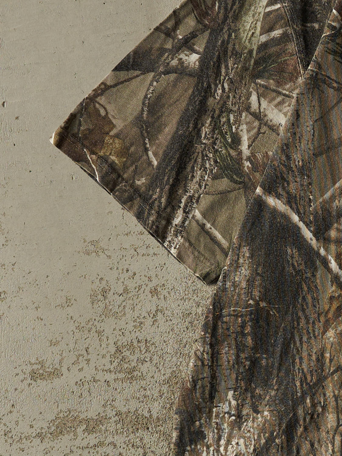 Vintage Y2K Camo Realtree Pocket Tee (L/XL) - Image 3