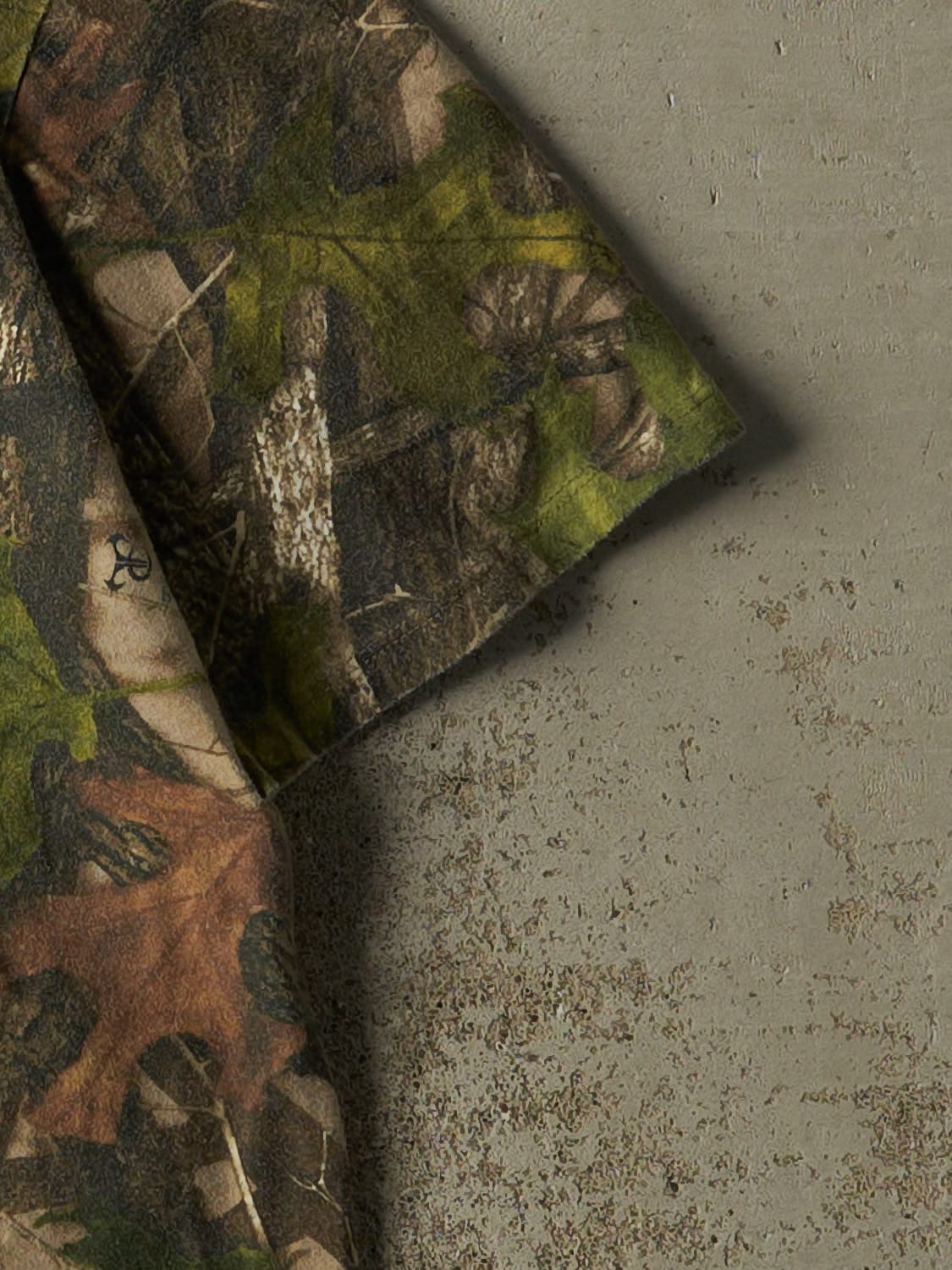 Vintage Y2K Camo Tee (L) - Image 4