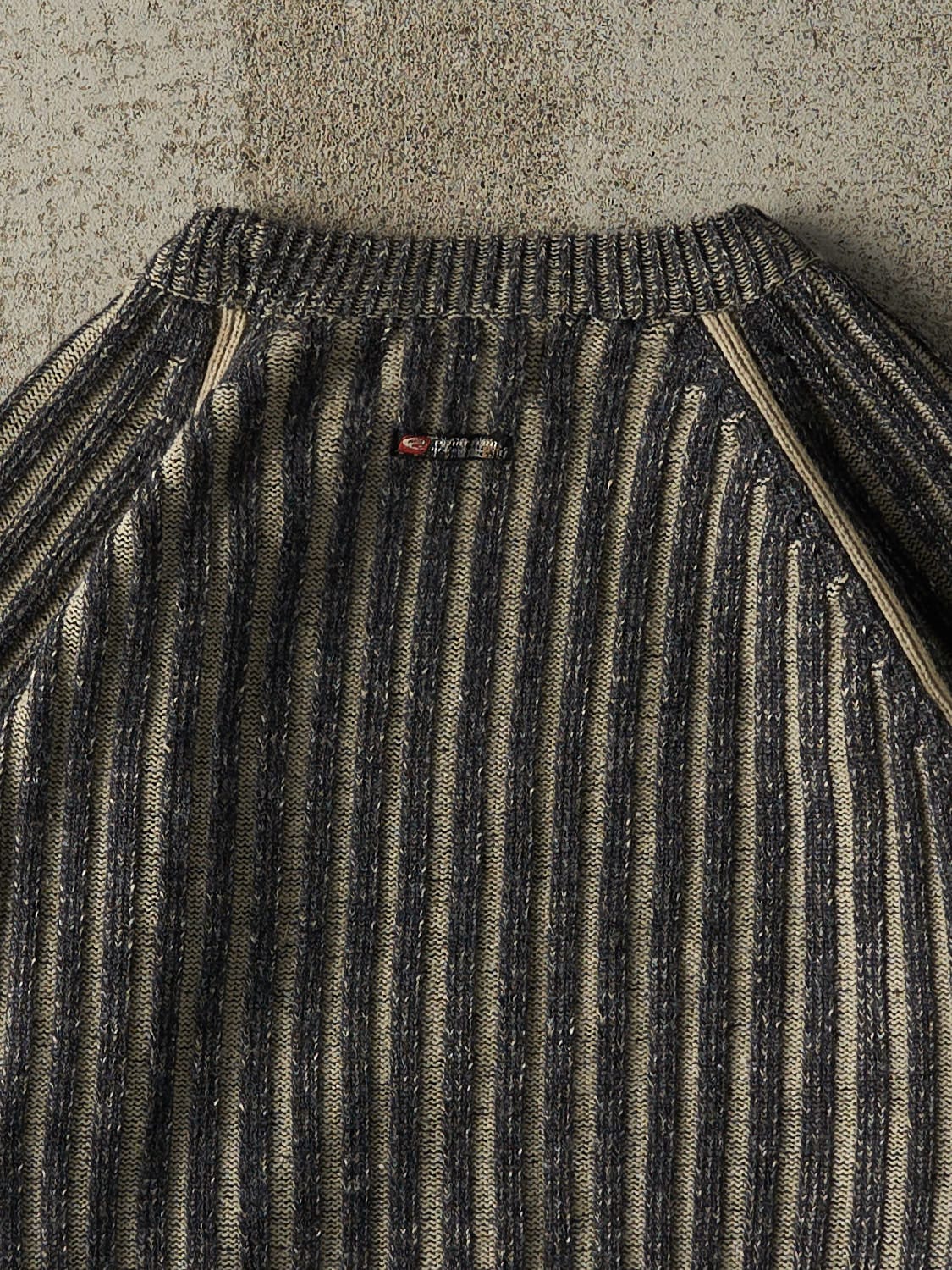 Vintage Y2K Charcoal Grey & Beige Point Zero Knit (S/M) - Image 4