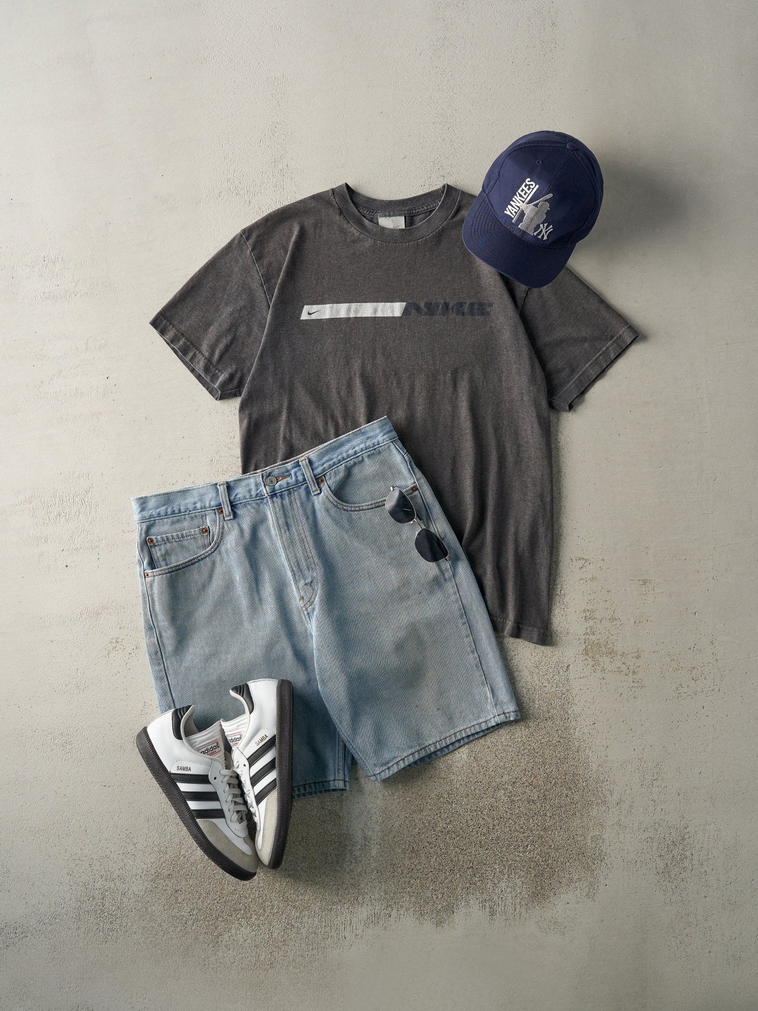 Vintage Y2K Charcoal Grey Nike Tee (M/L) - Image 2
