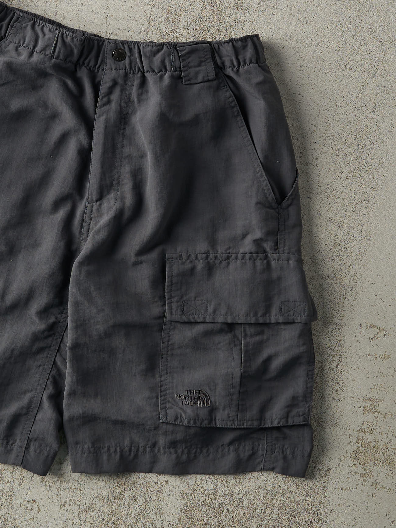 Vintage Y2K Charcoal Grey The North Face Cargo Shorts (27x9) - Image 3