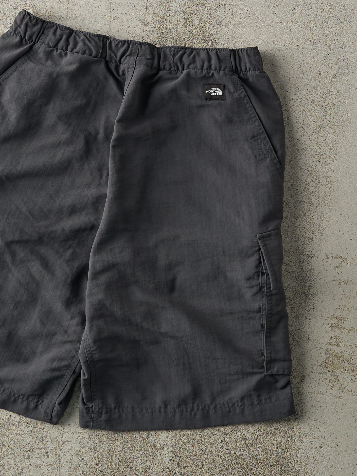 Vintage Y2K Charcoal Grey The North Face Cargo Shorts (27x9) - Image 4