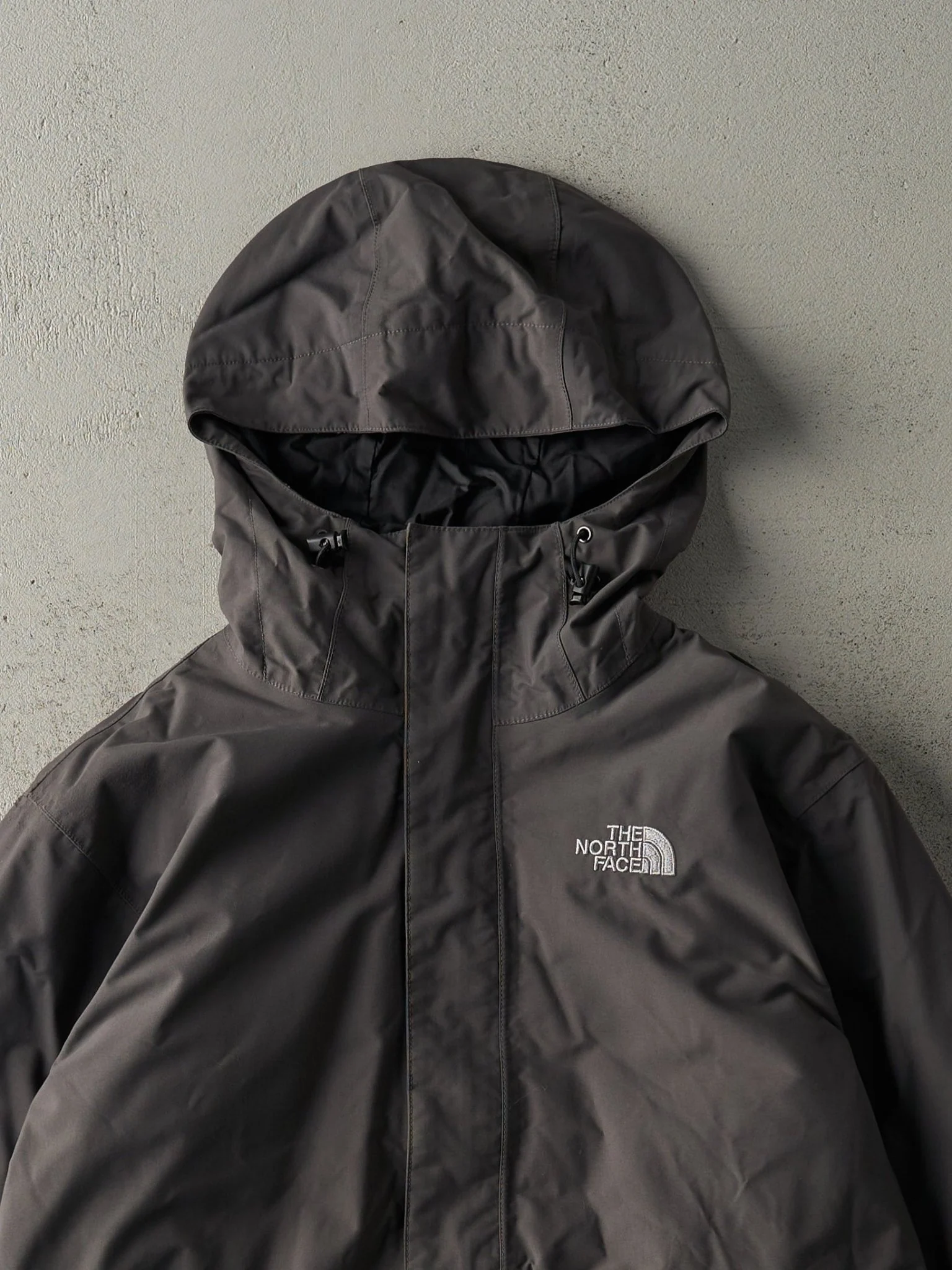 Vintage Y2K Charcoal Grey The North Face Light Hyvent Jacket (S/M) - Image 5
