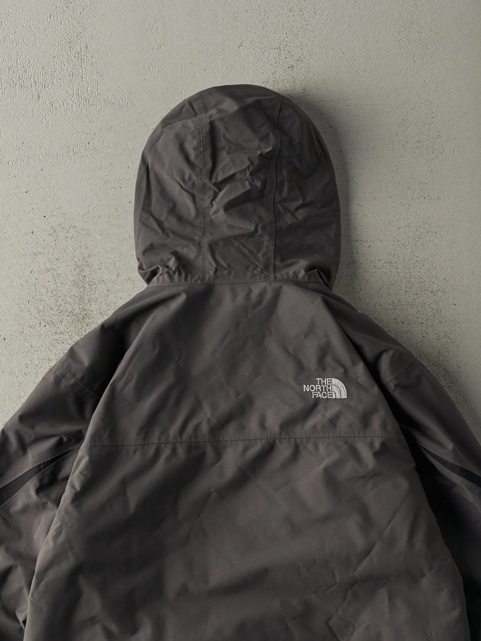Vintage Y2K Charcoal Grey The North Face Light Hyvent Jacket (S/M) - Image 6
