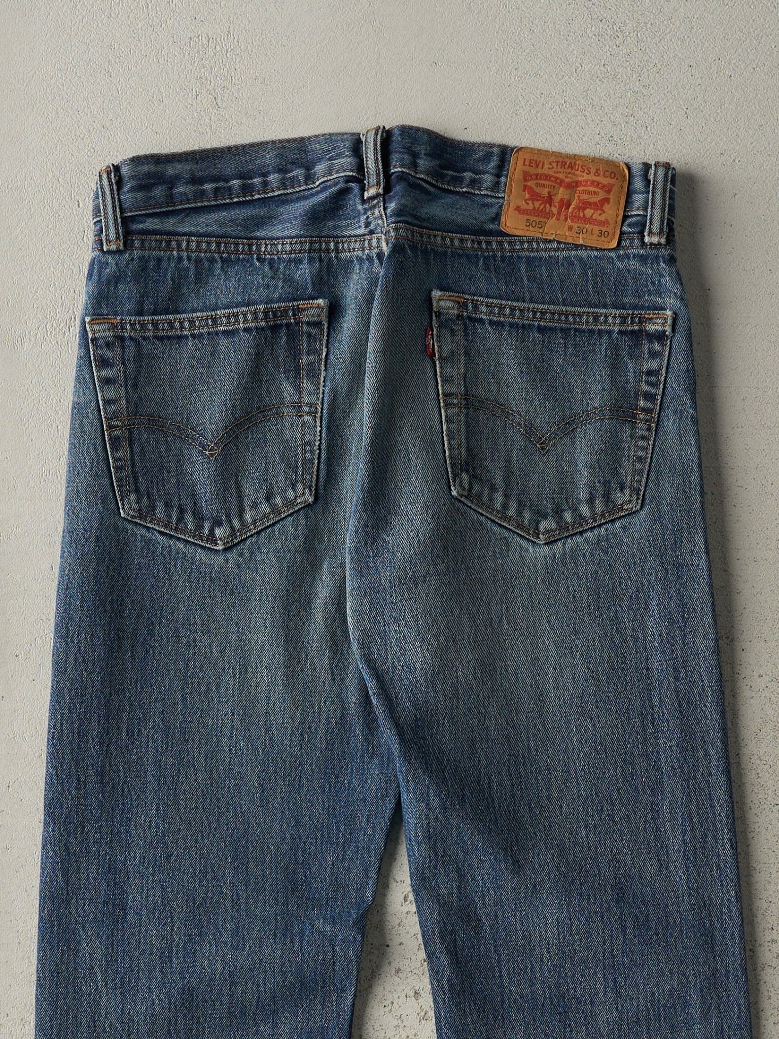 Vintage Y2K Dark Wash Levi's 505 Jeans (32x30) - Image 5