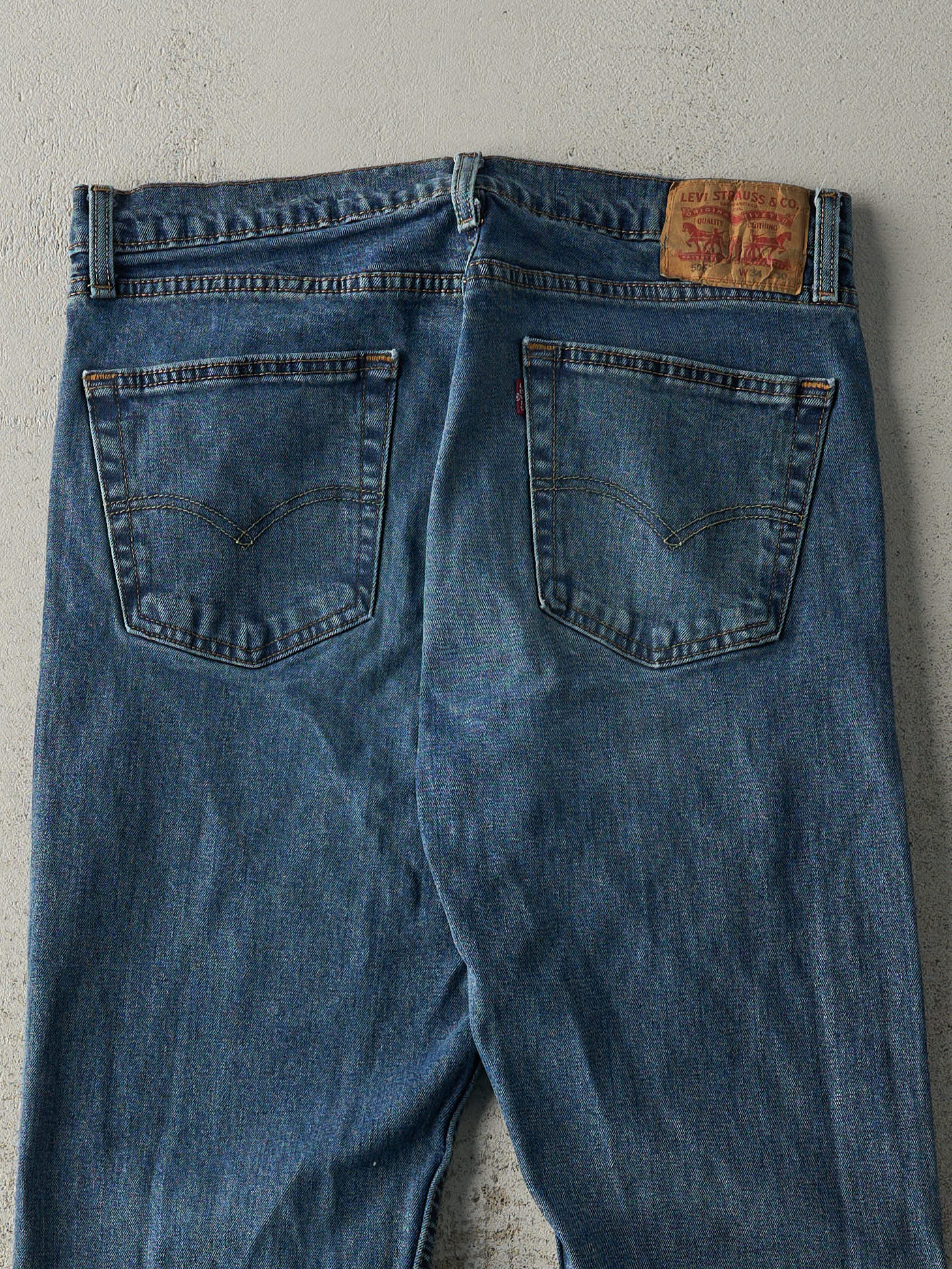 Vintage Y2K Dark Wash Levi's 505 Jeans (34x29.5) - Image 4