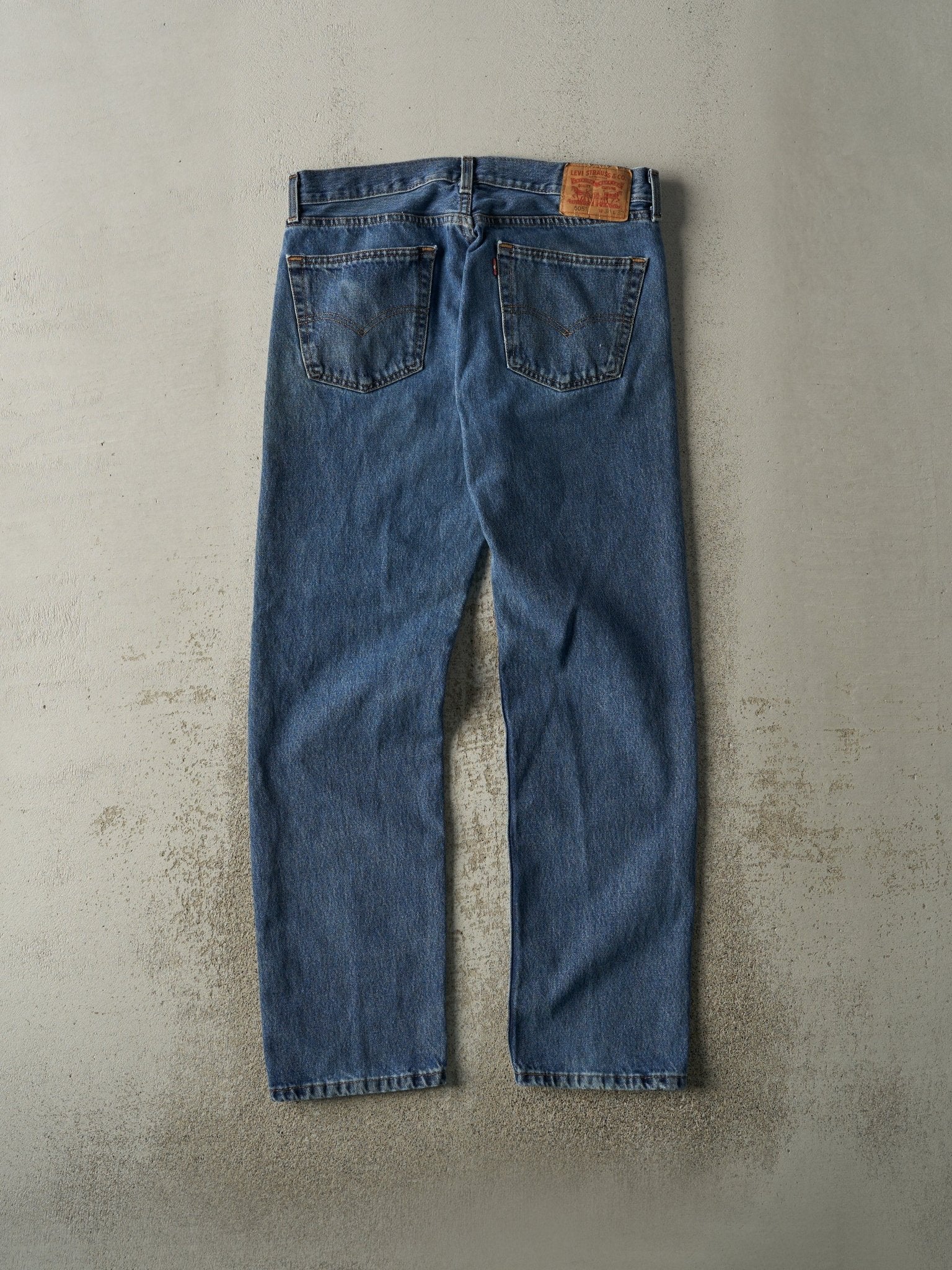 Vintage Y2K Dark Wash Levi's 505 Jeans (34x31.5) - Image 3