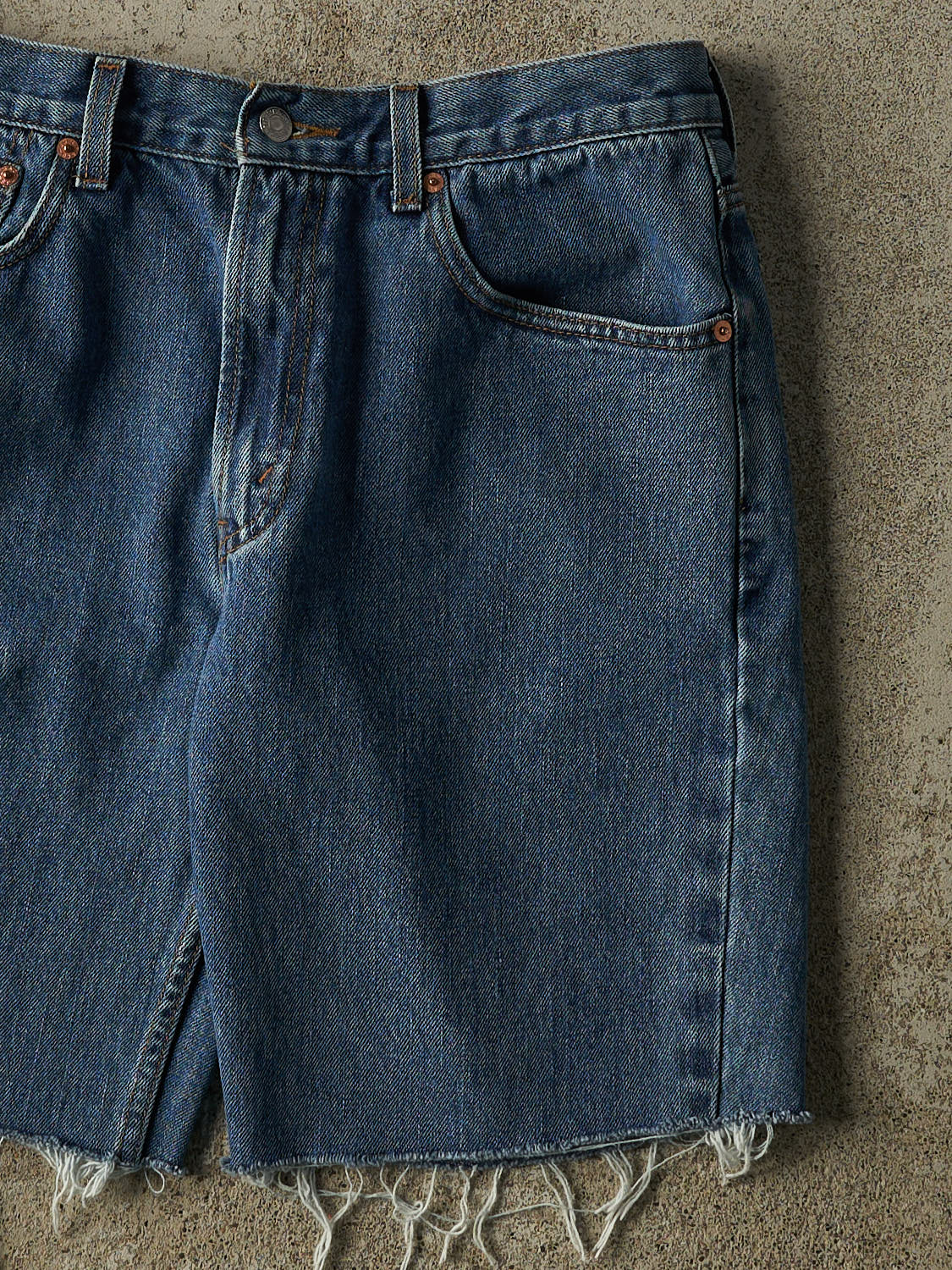Vintage Y2K Dark Wash Levi's Cut Off Jean Shorts (32x9) - Image 4